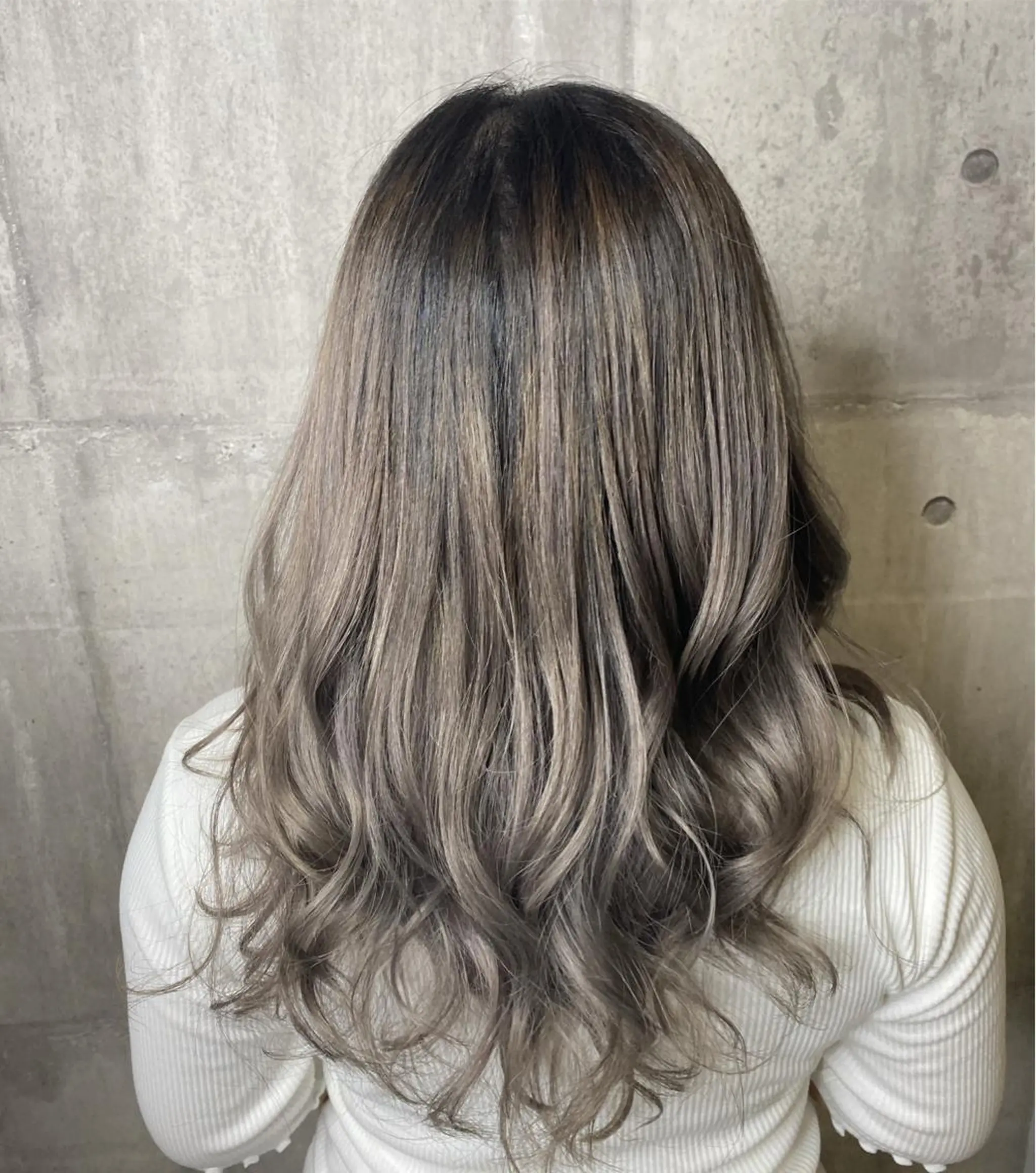 セミロング ﾊｲﾗｲﾄ/ﾚｲﾔｰ ｶｯﾄ/大嶽謙のヘアスタイル