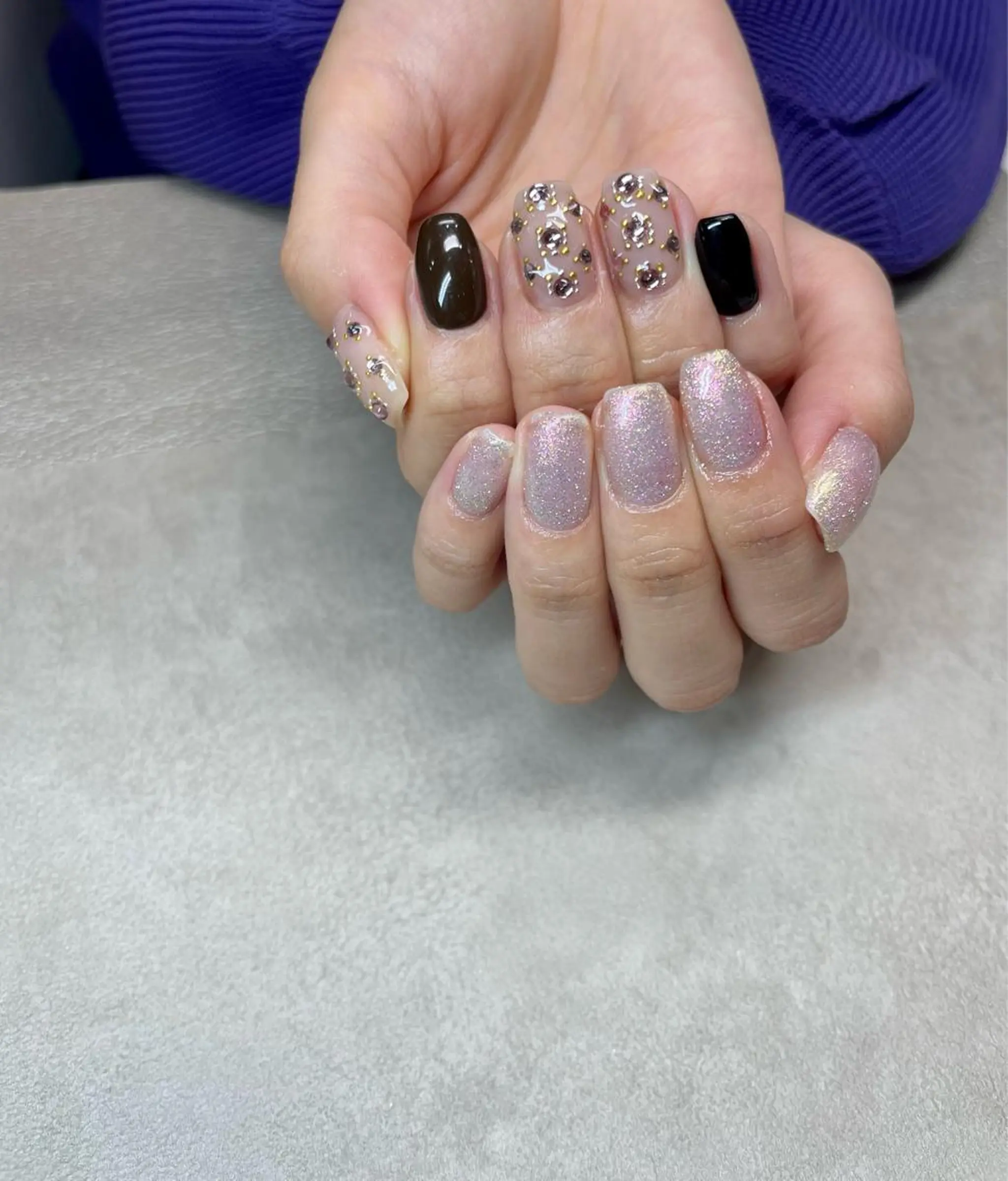 ネイル キラキラネイル ハンドネイル フットネイル with hues AYAのネイルデザイン