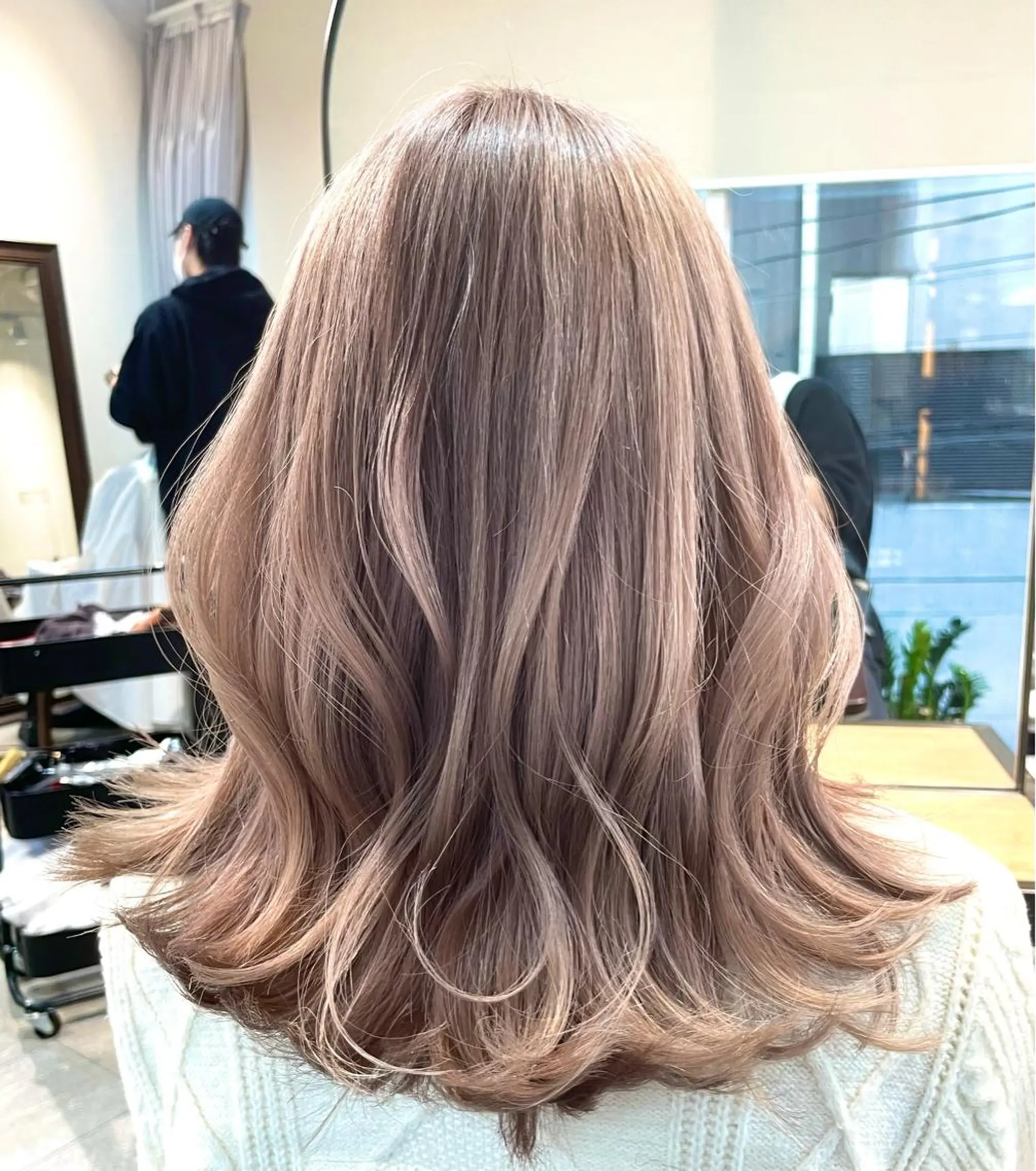 セミロング カラー ヘアアレンジ ヘアカラー 🌹TikTok４万 ﾌｫﾛﾜｰ🌹AKIのヘアスタイル