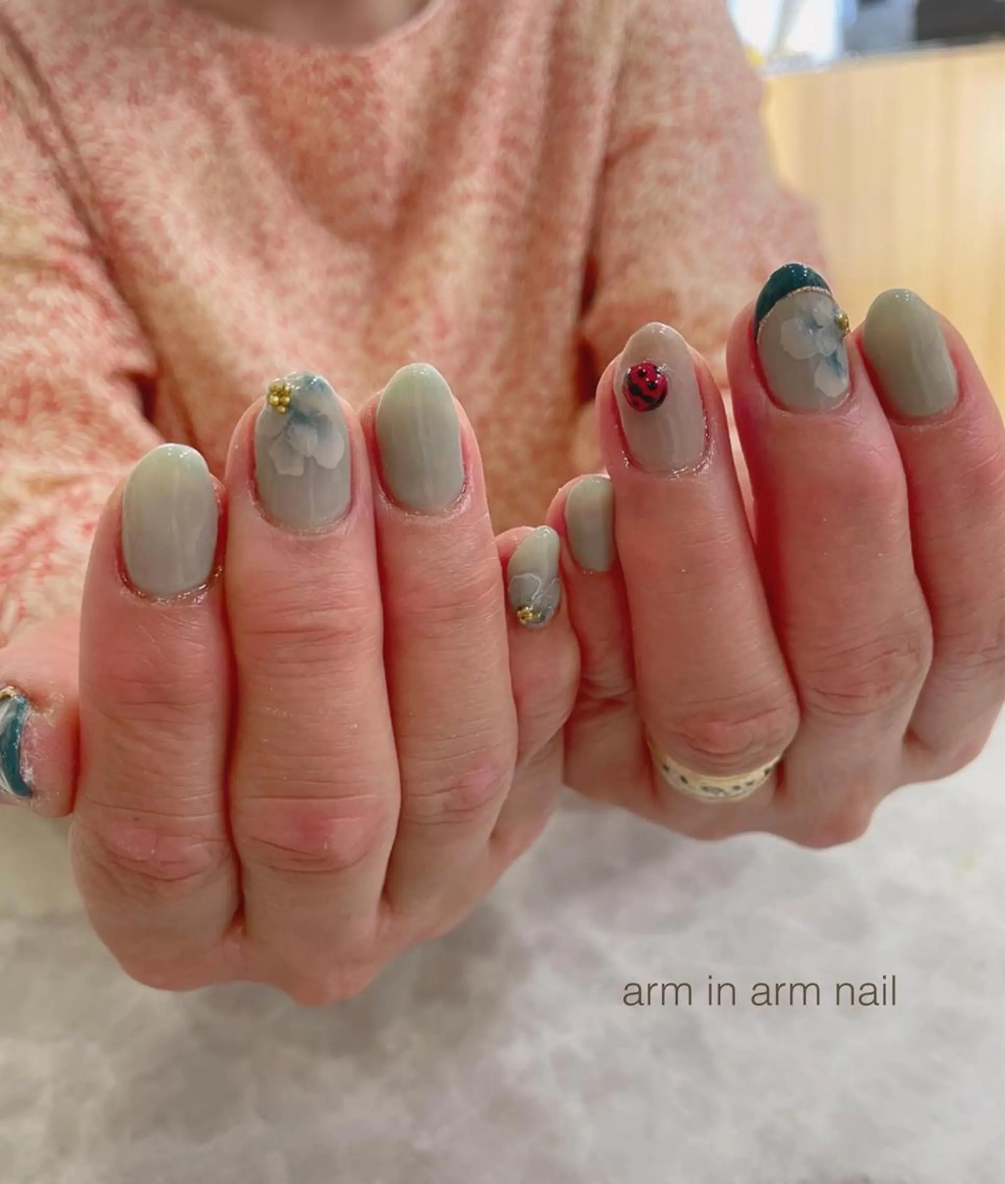 ネイル arm in arm ︎✿Yamamotoのマツエク・マツパデザイン