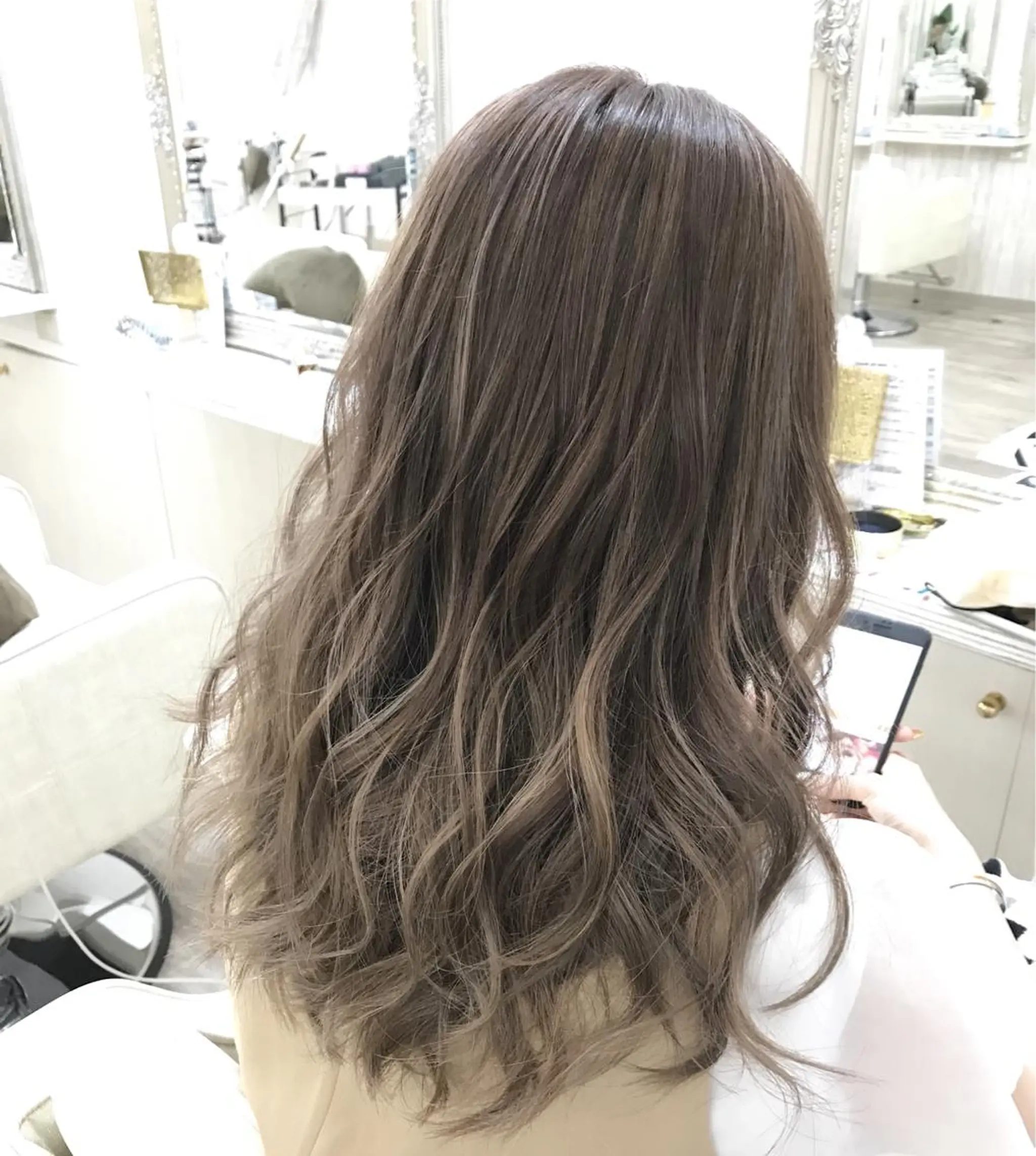 セミロング カラー グレージュ ハイライトカラー 外国人風カラー ハイライト ヘアセット kazufumi ..のヘアスタイル