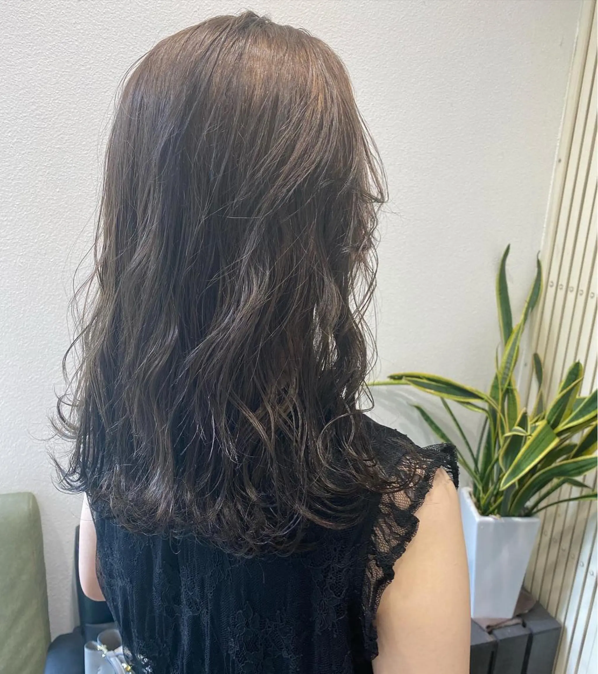 ミディアム カラー GiseL アンリのヘアスタイル