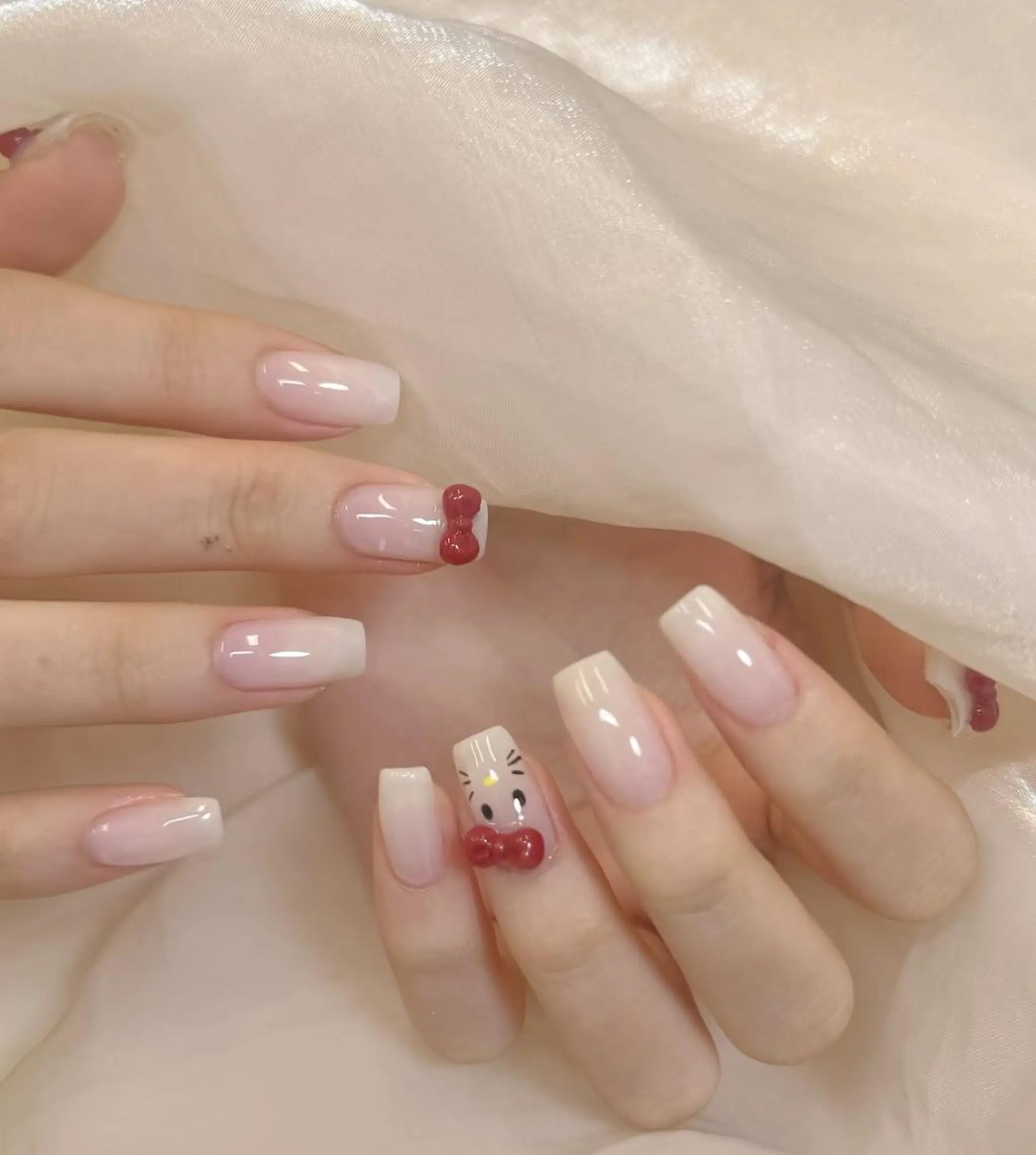 ネイル ハンドネイル RAFFINE haru🦋🩵のネイルデザイン