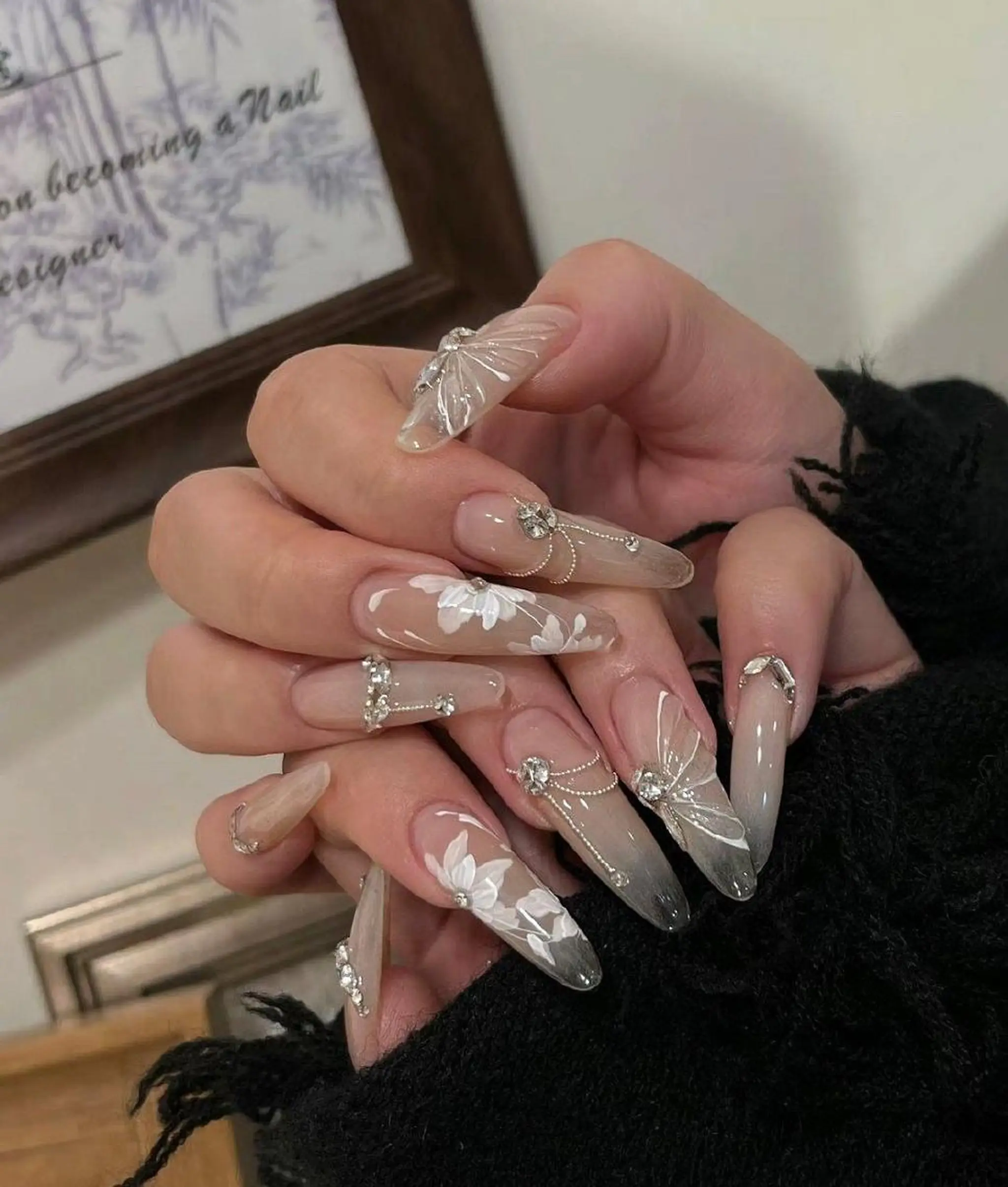 ネイル フラワーネイル 韓国ネイル ロングネイル ワンホンネイル ハンドネイル Haruki Nail Salonのネイルデザイン