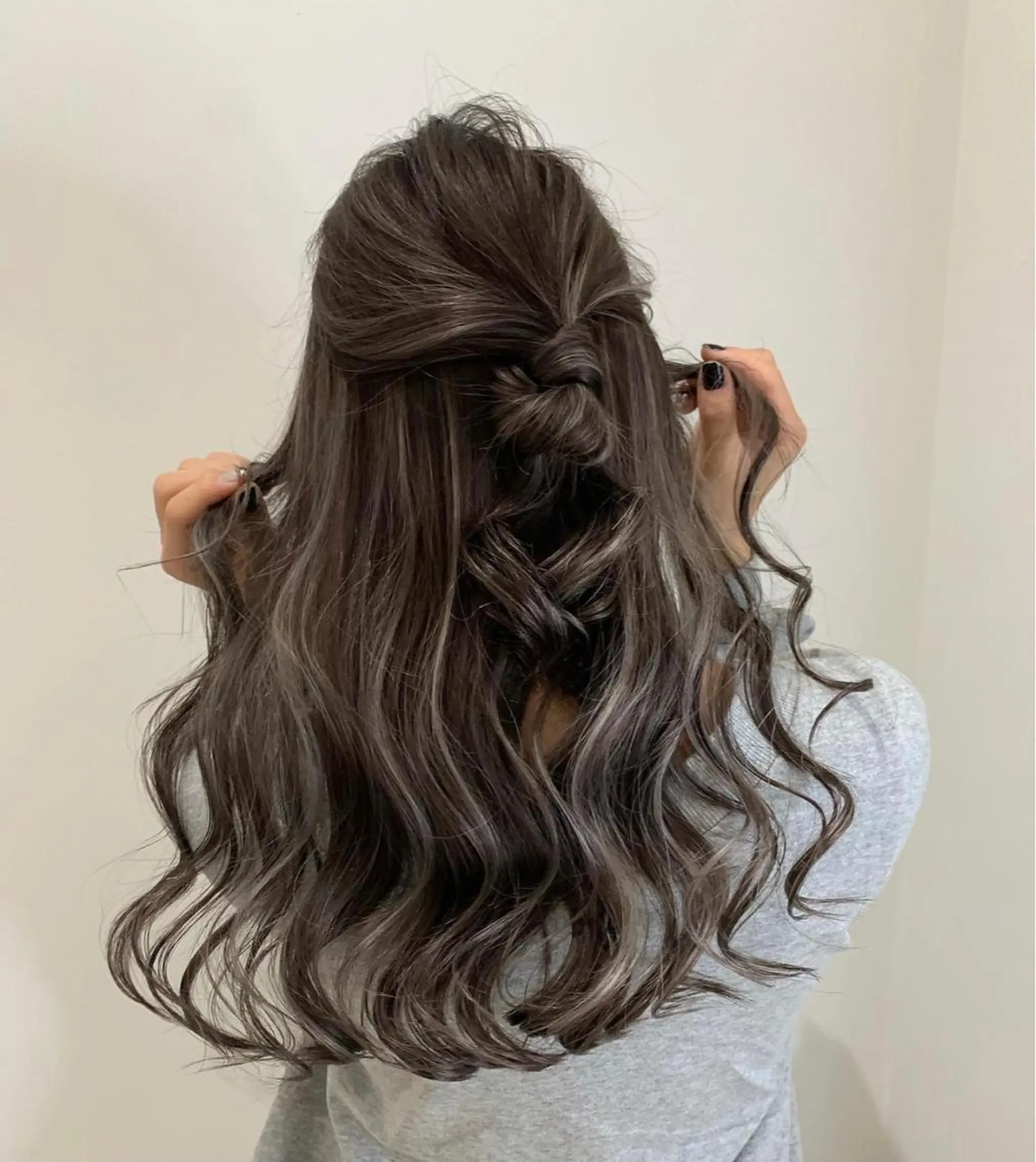 ロング naomi (夜間営業受付中★)のヘアスタイル