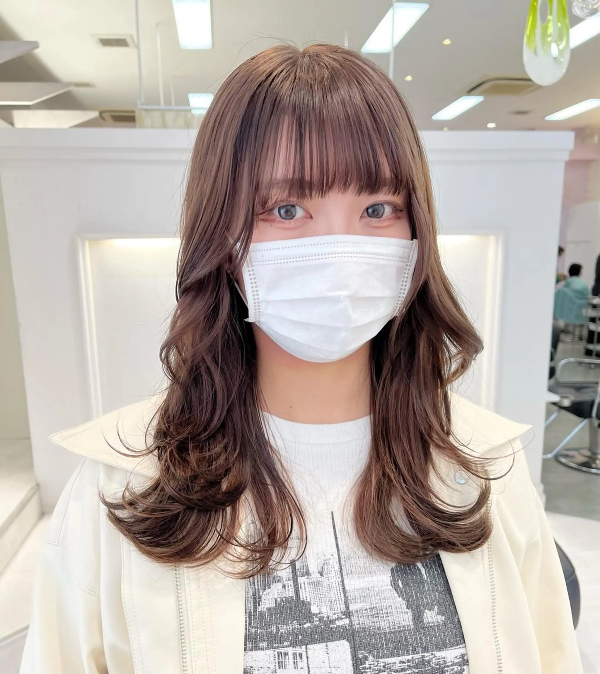セミロング カラー ブリーチ 透明感カラー GOODDAY ヘアサロンのヘアスタイル