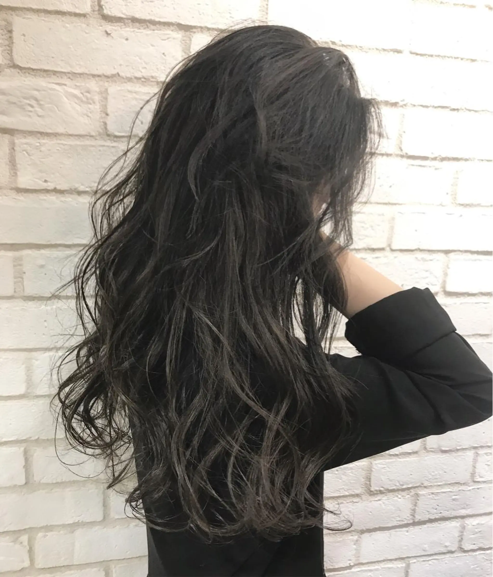カラー 透明感カラー ダークグレー ダークグレージュ グレージュ ハイライトカラー HIRO. ★のヘアスタイル