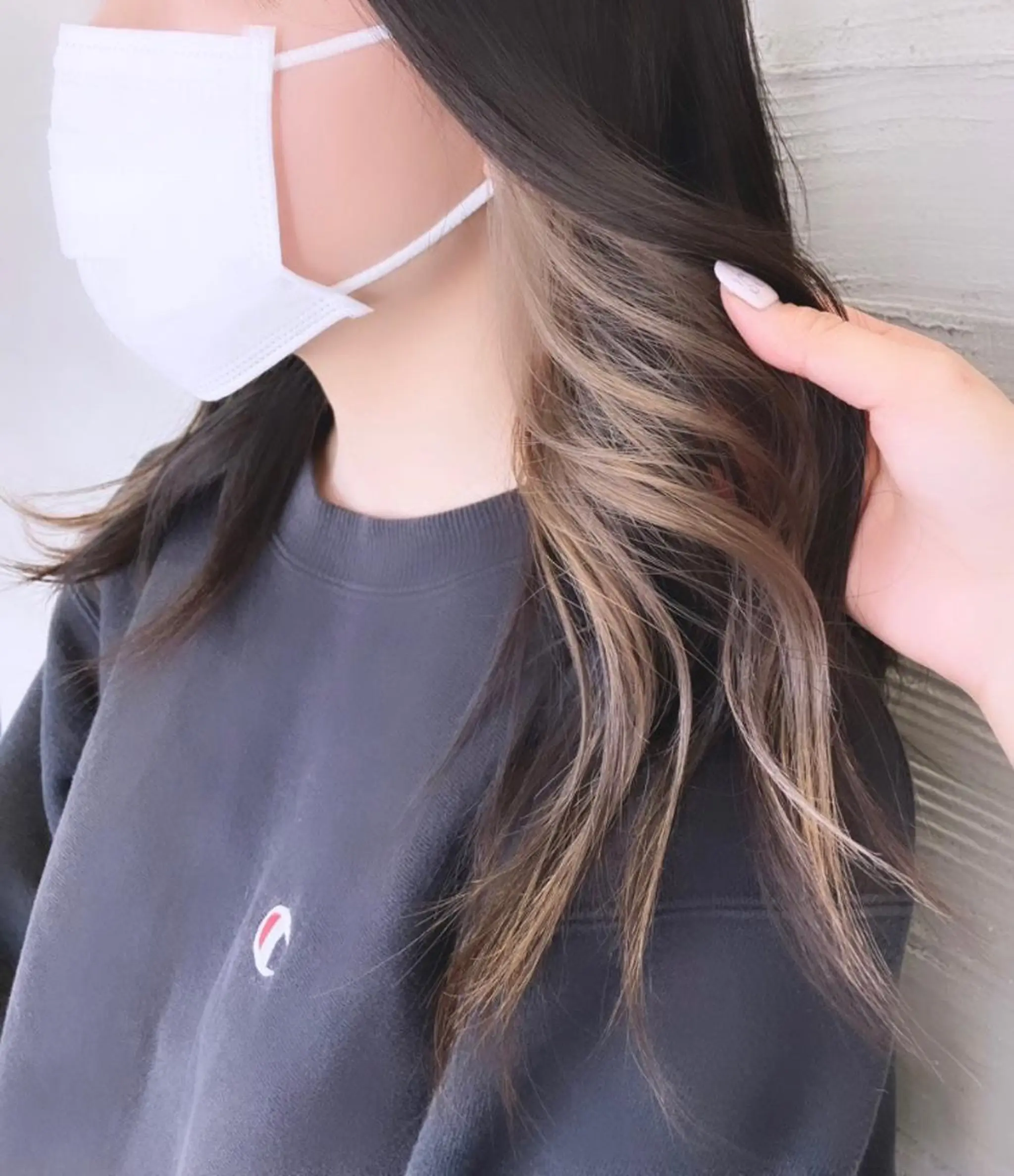 ロング カラー ベージュカラー ブリーチ ホワイトベージュ 縮毛矯正 サキ🤍ハイトーン 🩰くびれ巻きヘアのヘアスタイル