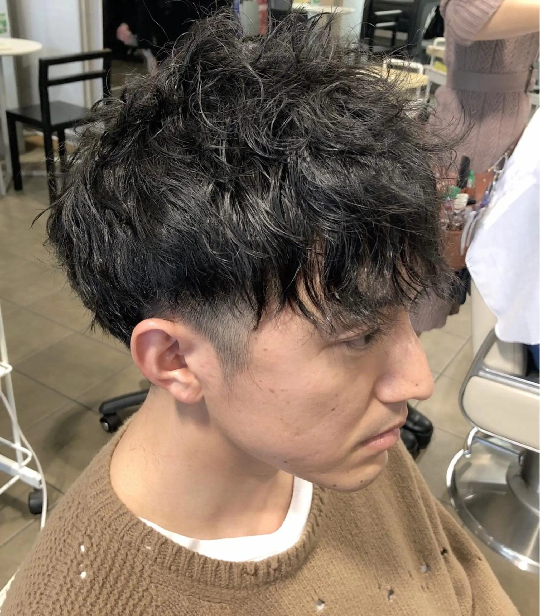 パーマ メンズ マッシュ メンズ レイヤー ウルフ 弓木啓輔のヘアスタイル