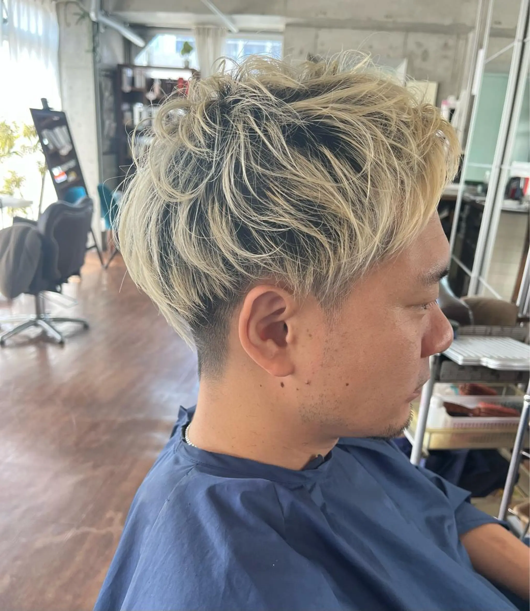 ショート メンズ 派手髪デザインカラー ヒロカのヘアスタイル