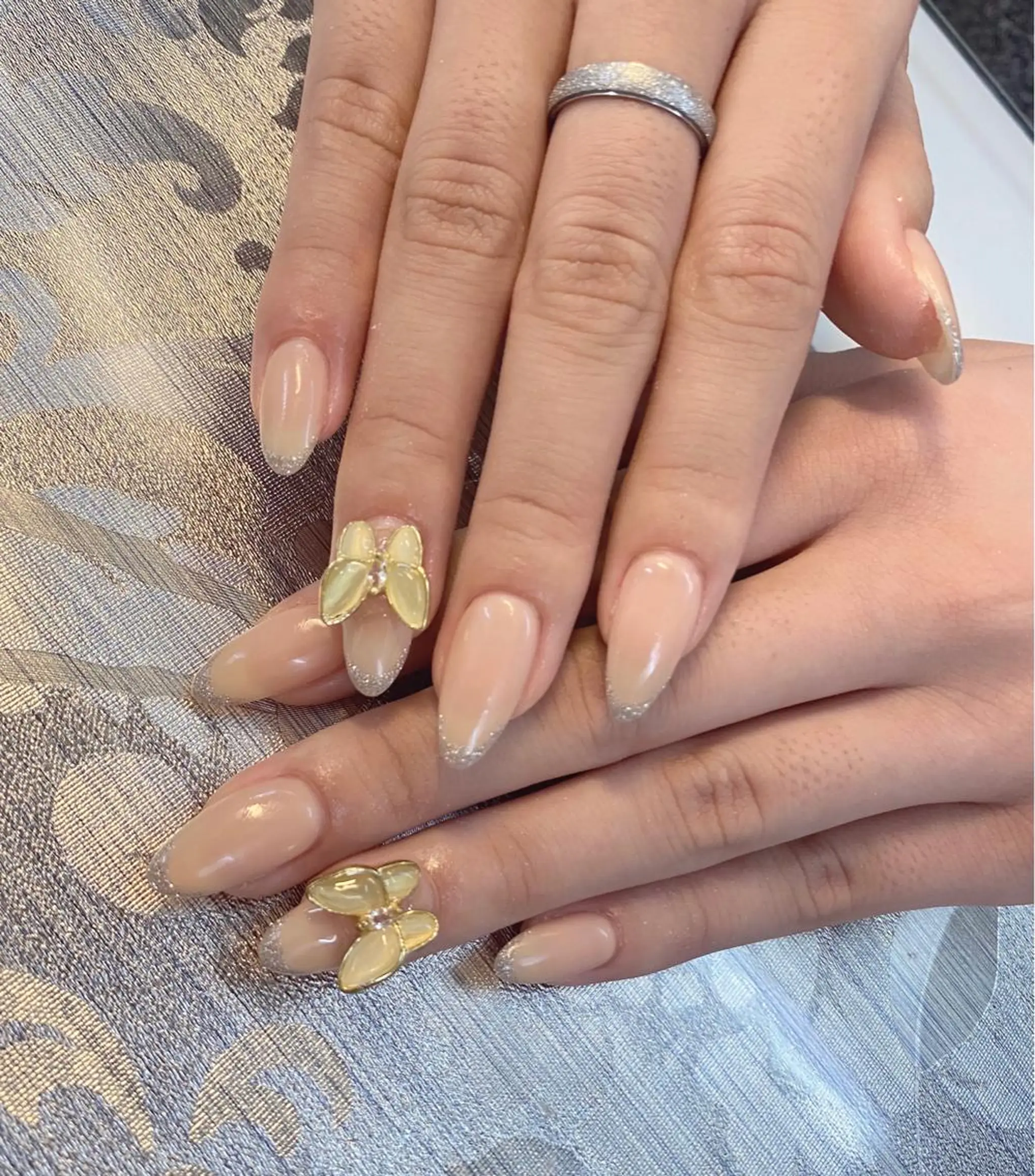 ネイル I-nailロング /ワンホン/キラキラのネイルデザイン