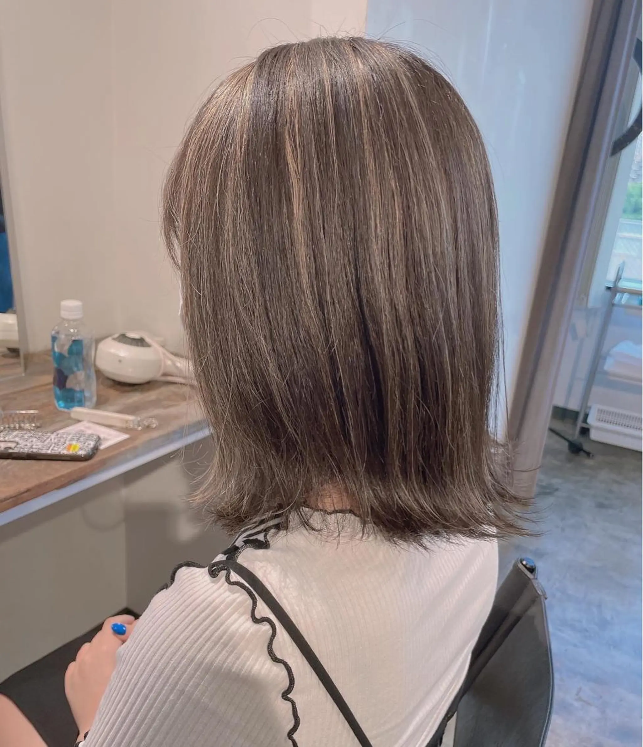 ミディアム カラー ハイライトカラー ハイライト ヘアカラー トリートメント ハイトーン/レイヤー /ケアブリーチ石川治のヘアスタイル