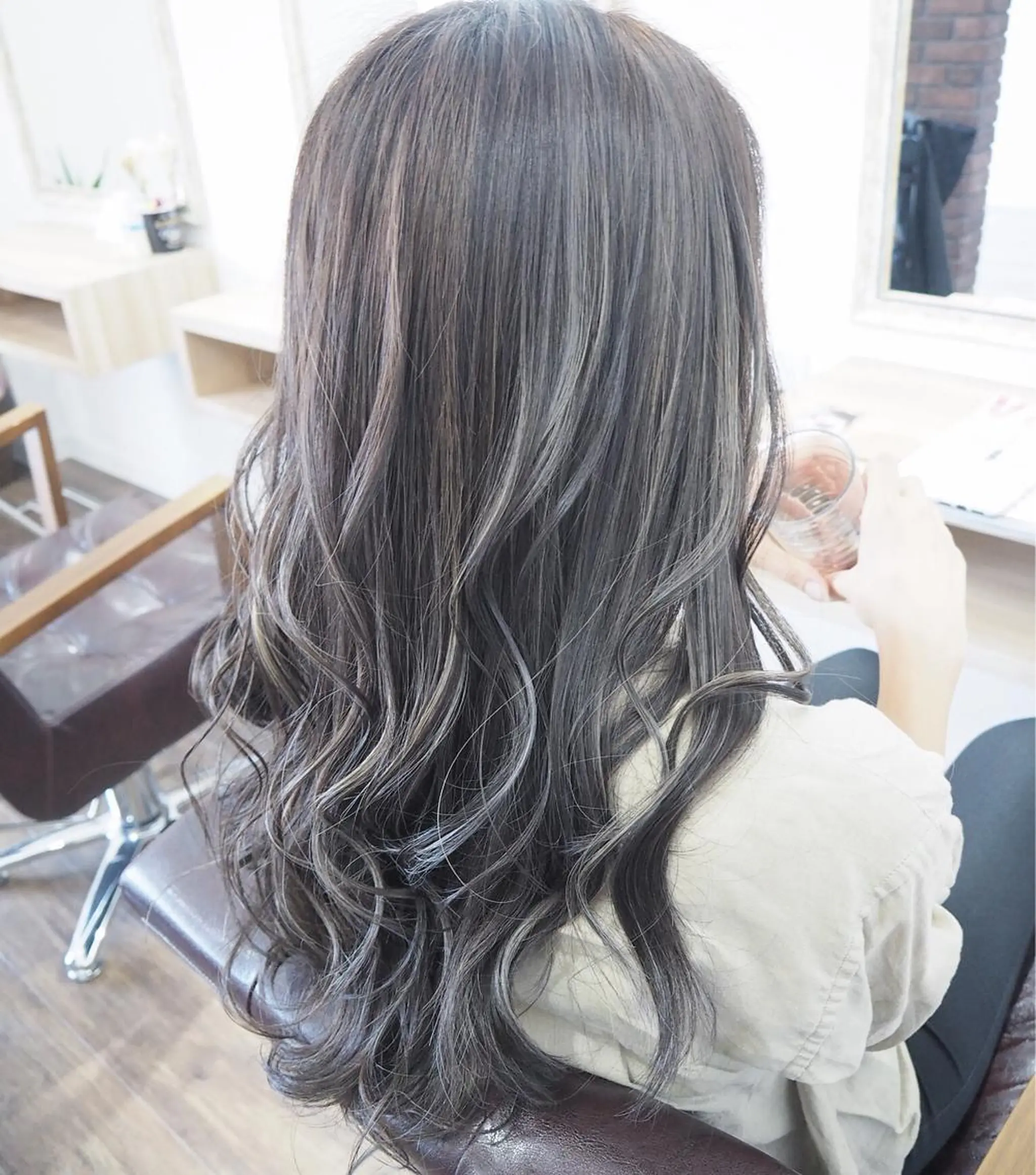 ロング カラー ヘアカラー トリートメント 土屋 貴章のヘアスタイル