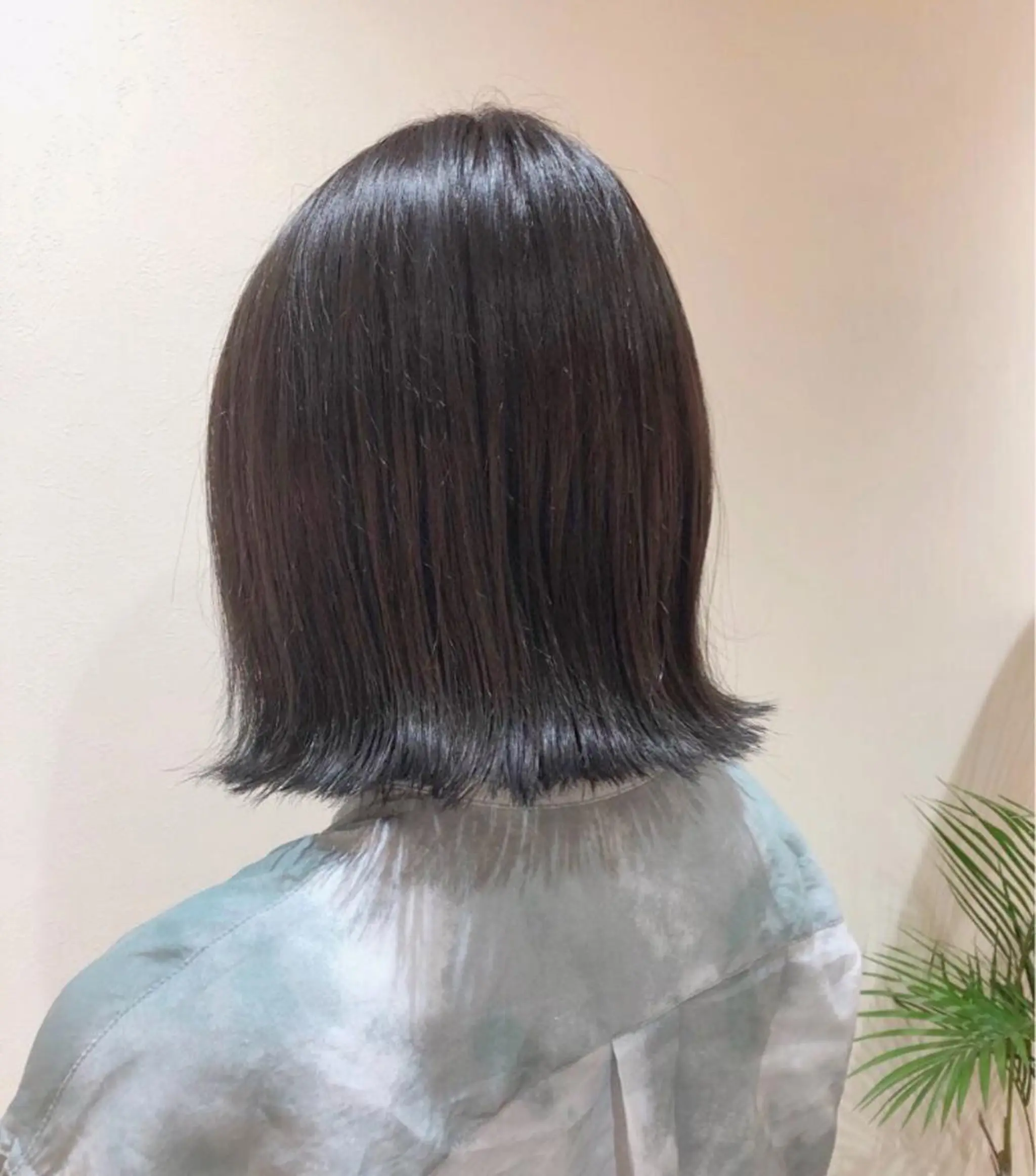 ショート カラー 切りっぱなしボブ ボブ 外ハネヘア 髪質改善特化 谷口祐綺のヘアスタイル
