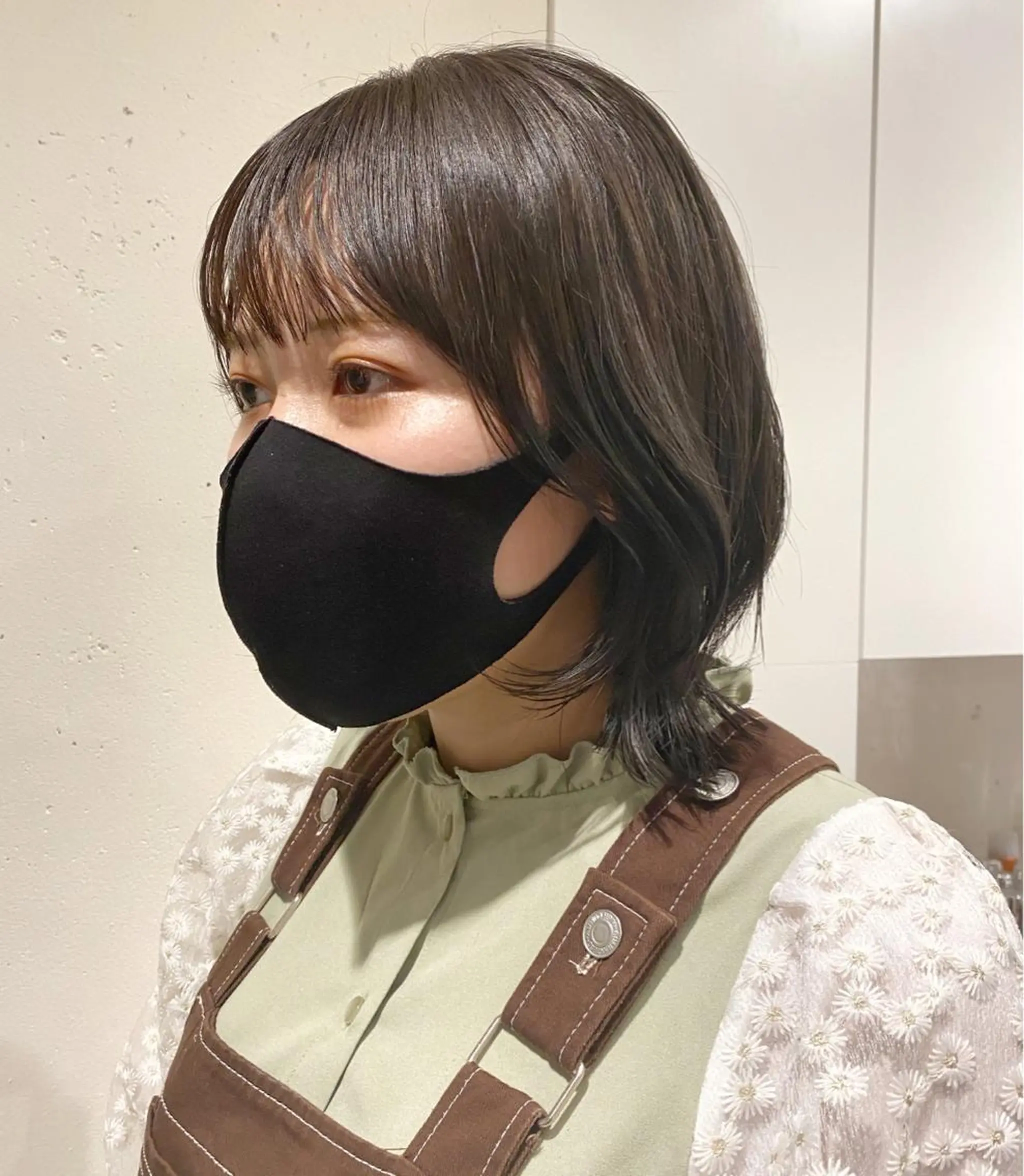 ミディアム カラー shiori ﾍﾞｰｼﾞｭｶﾗｰのヘアスタイル