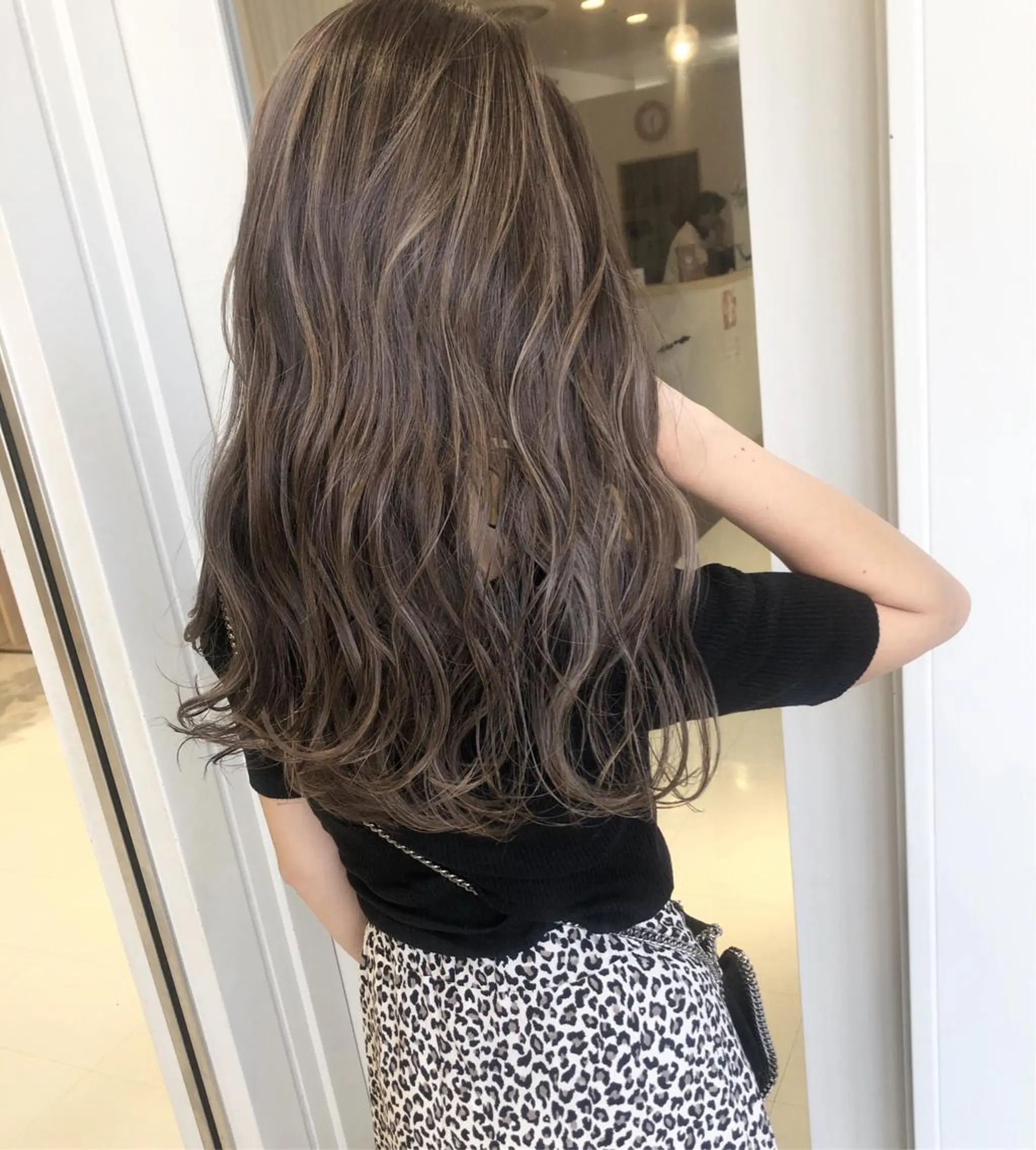 ロング カラー ブリーチカラーレイヤ ーカット🦋annaのヘアスタイル