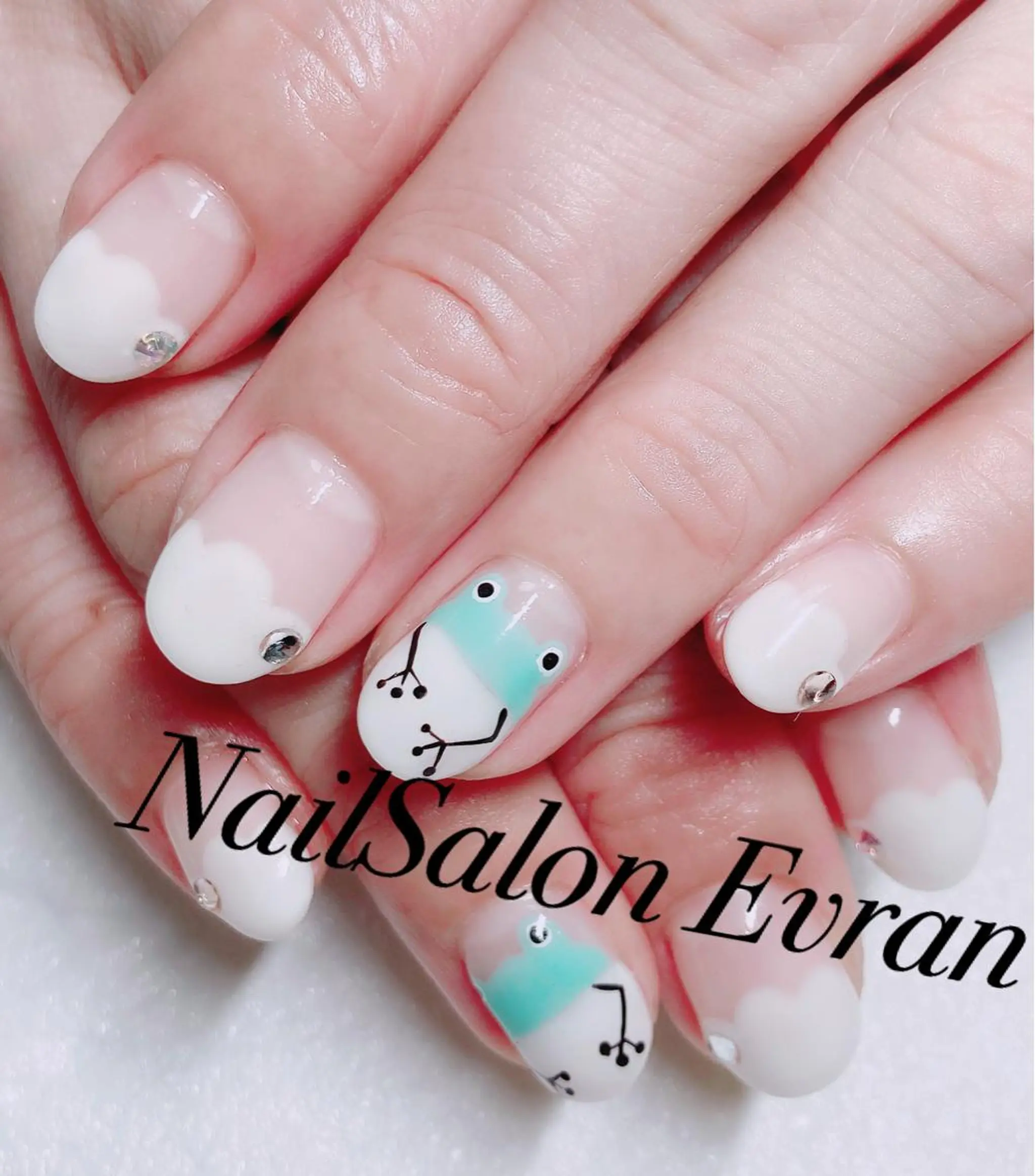 ネイル アートネイル ストーンネイル Nail salon Evranのネイルデザイン