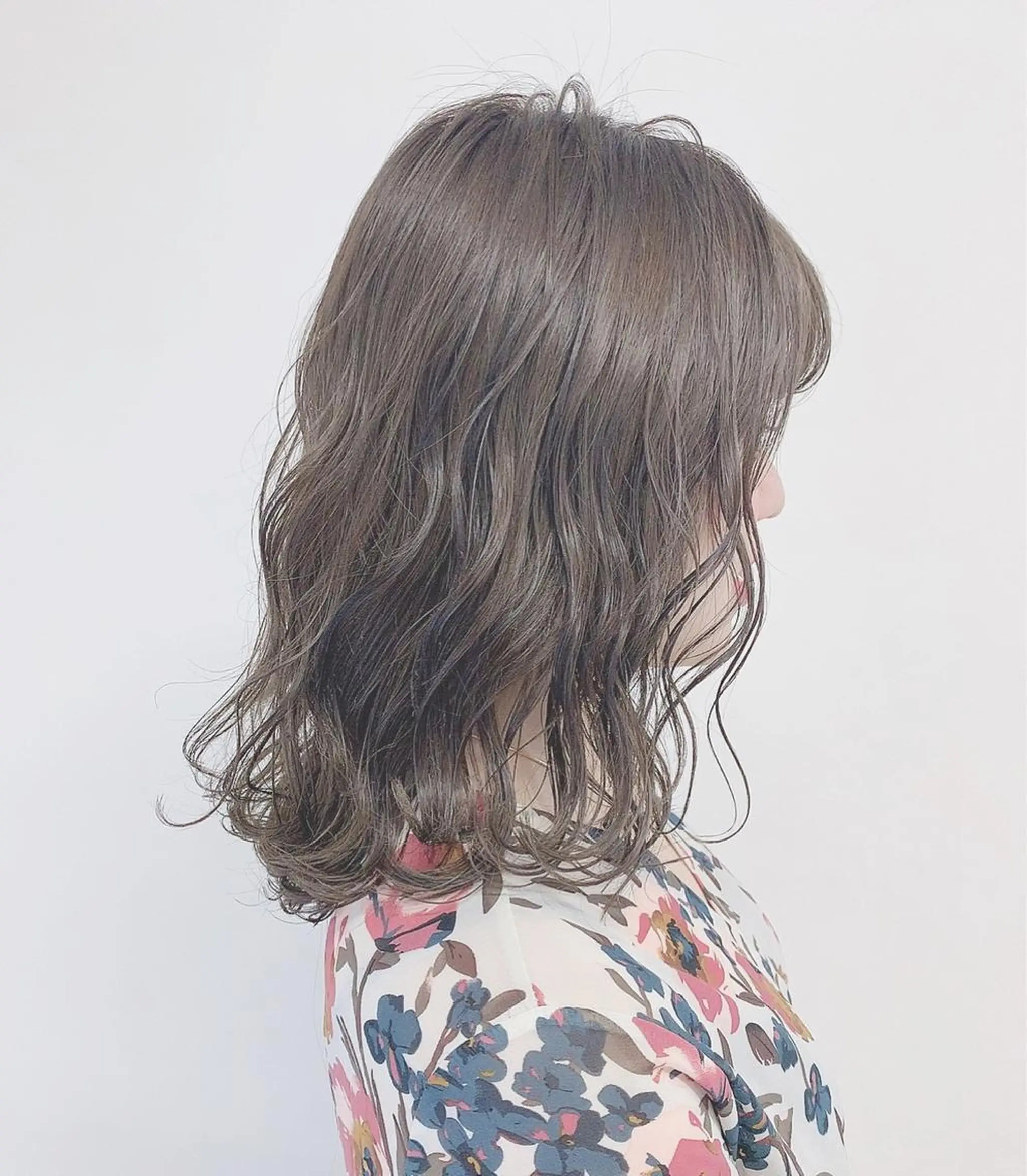 ミディアム カラー カット ヘアカラー 肌に馴染む暗髪 梅田・増田のヘアスタイル