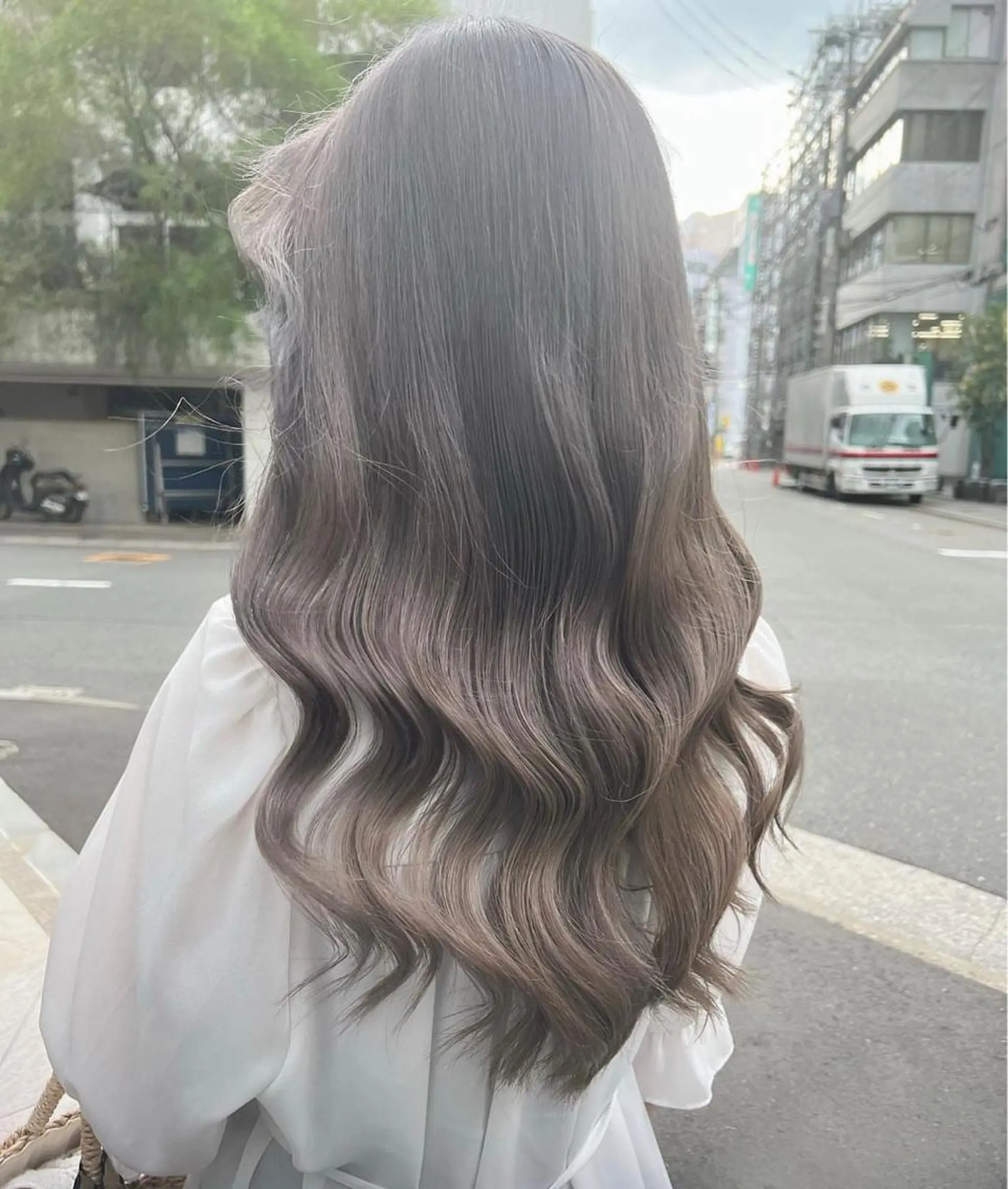 セミロング カラー GiseL アンリのヘアスタイル