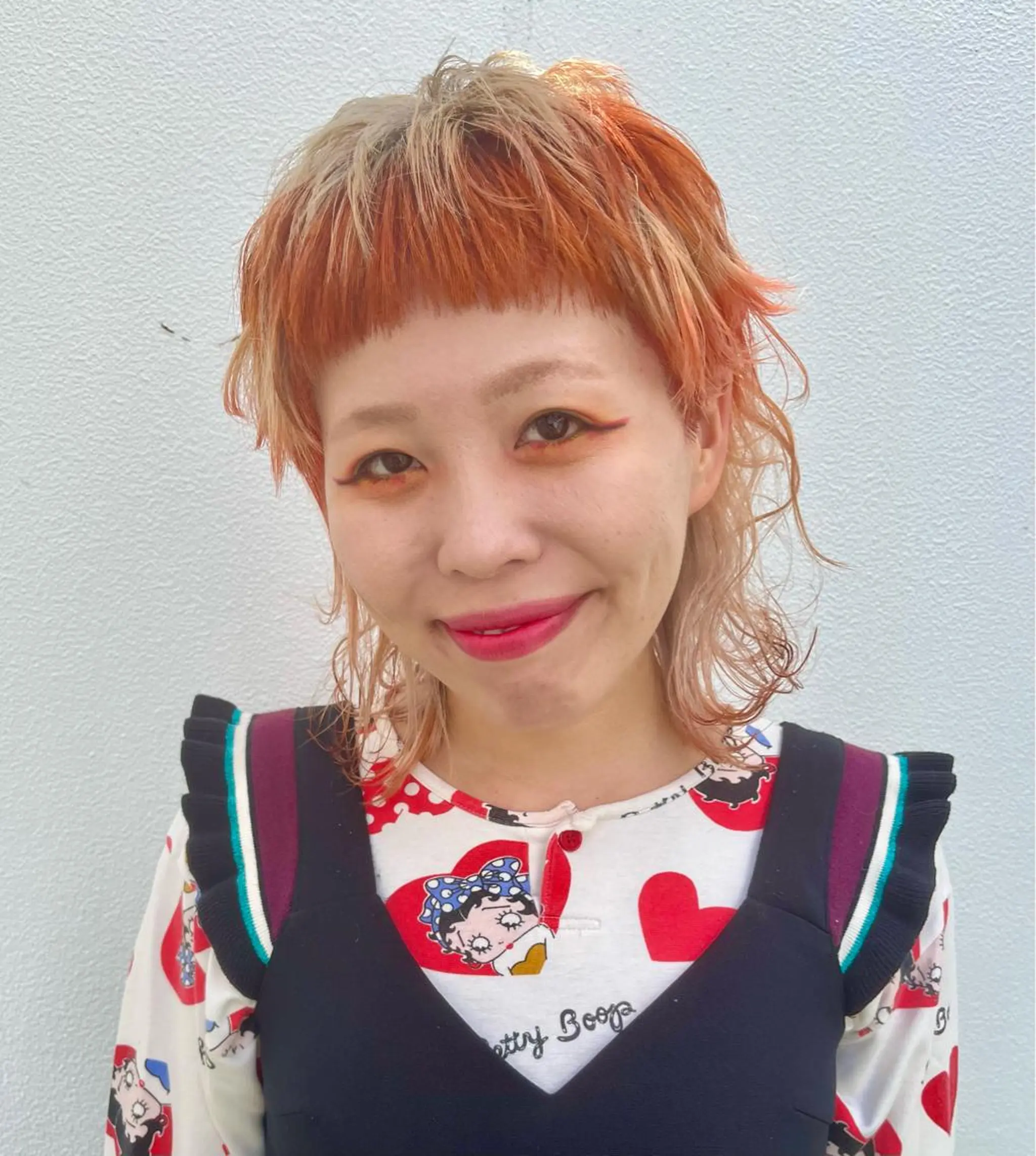 ミディアム カラー デザインカラー ウルフカット 派手髪デザインカラー ヒロカのヘアスタイル