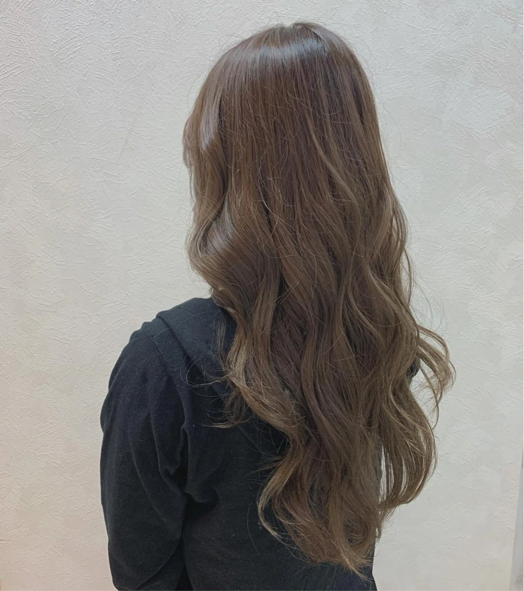 ロング カラー ベージュカラー ブリーチ ブリーチなしカラー オリーブベージュ カット ヘアカラー 井上 花音のヘアスタイル