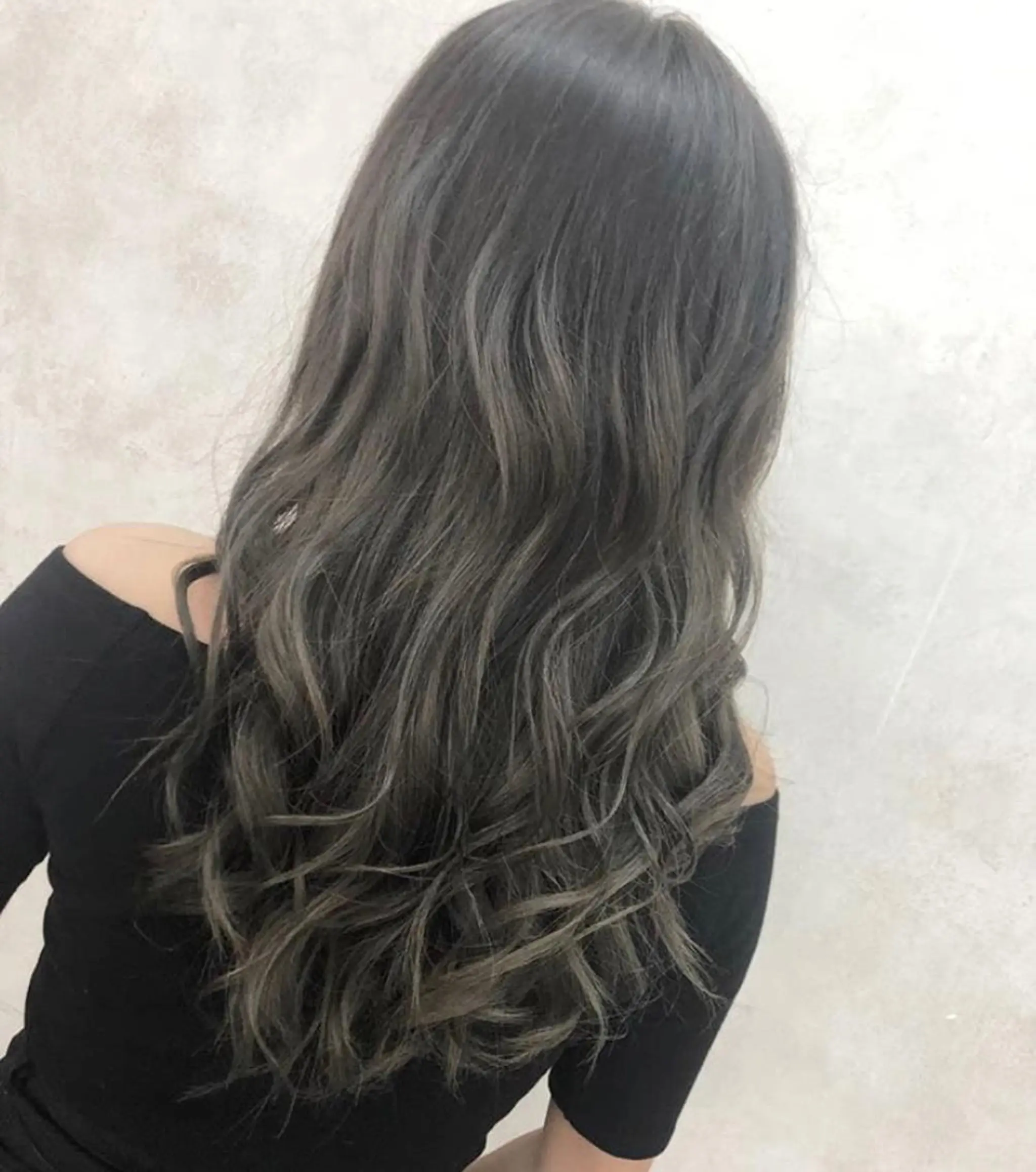 ロング ヘアアレンジ MINAMl 🌿のヘアスタイル