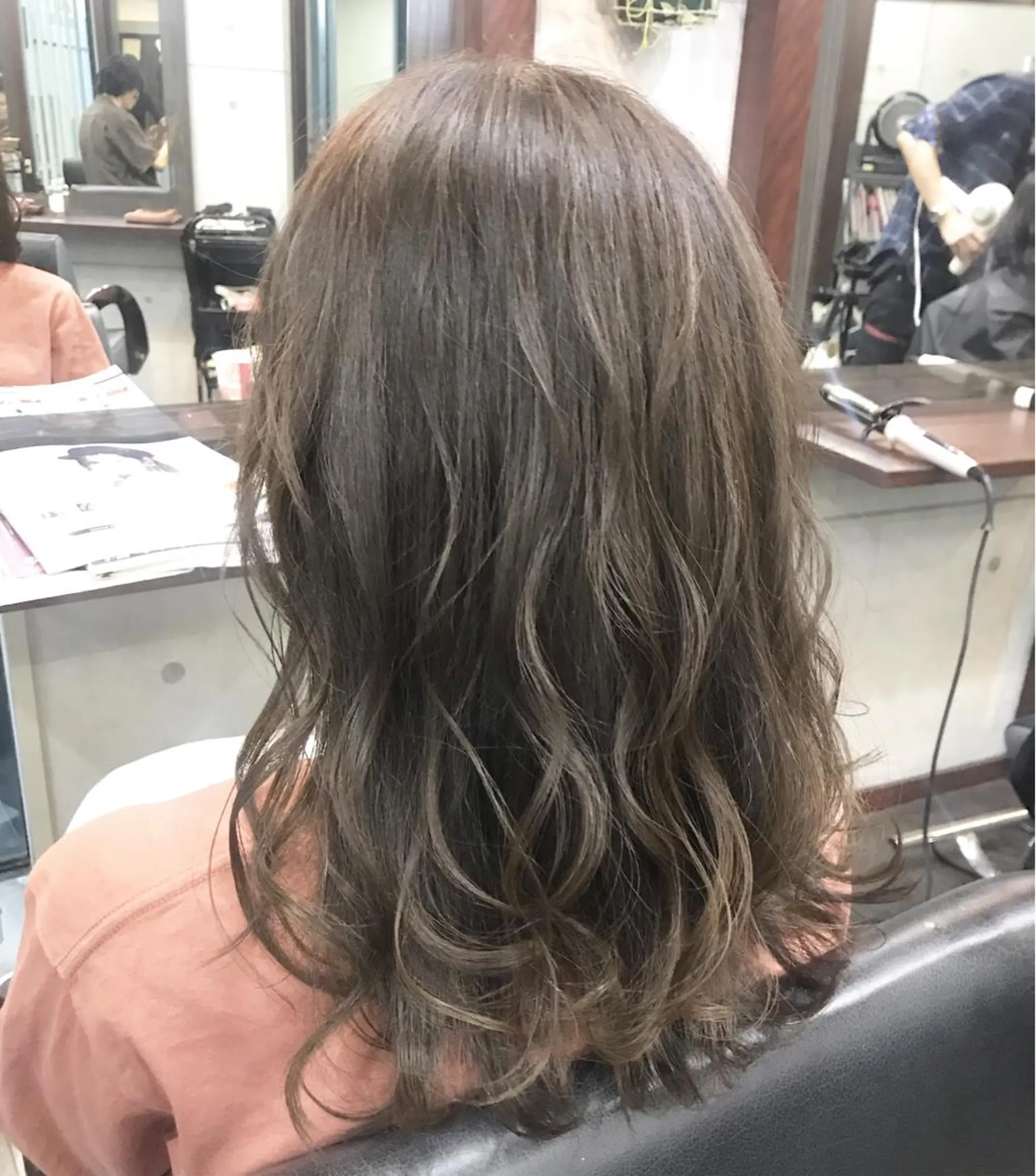 セミロング カラー ベージュカラー オリーブベージュ ＊横浜駅＊ 金子 誠也のヘアスタイル