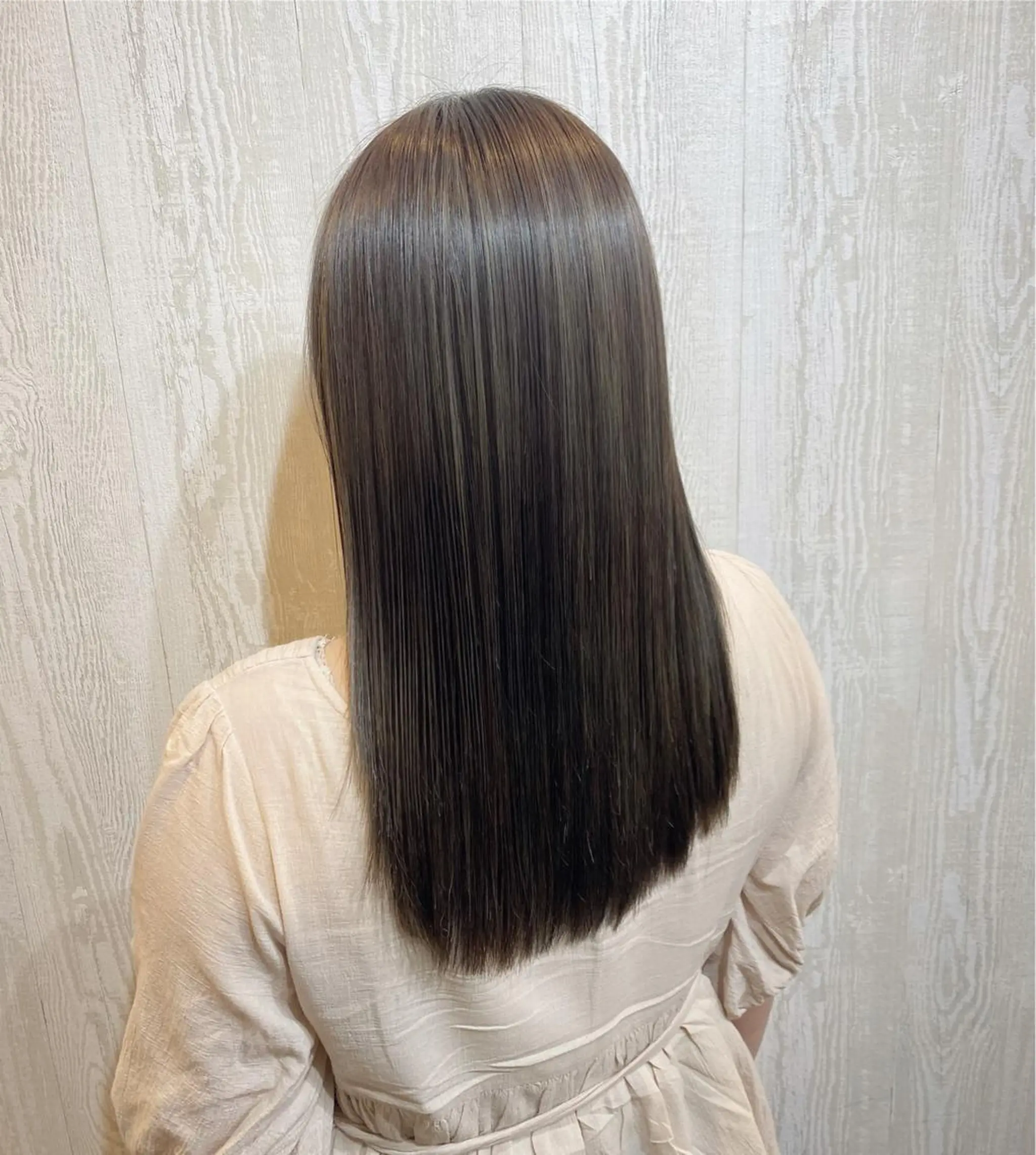 セミロング カラー ヘアカラー トリートメント TELA HAIR 副代表　岡田のヘアスタイル