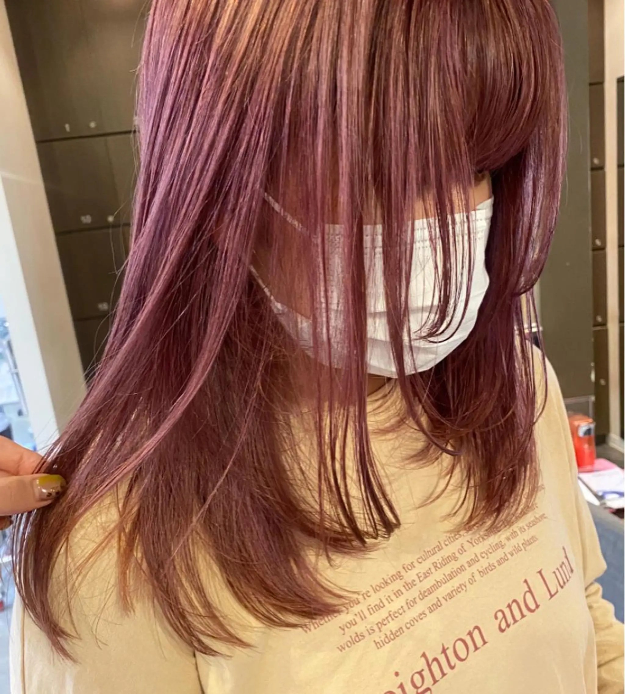 ミディアム カラー パーマ ヘアアレンジ メンズ キッズ ネイル mana 暖色カラーカットのヘアスタイル