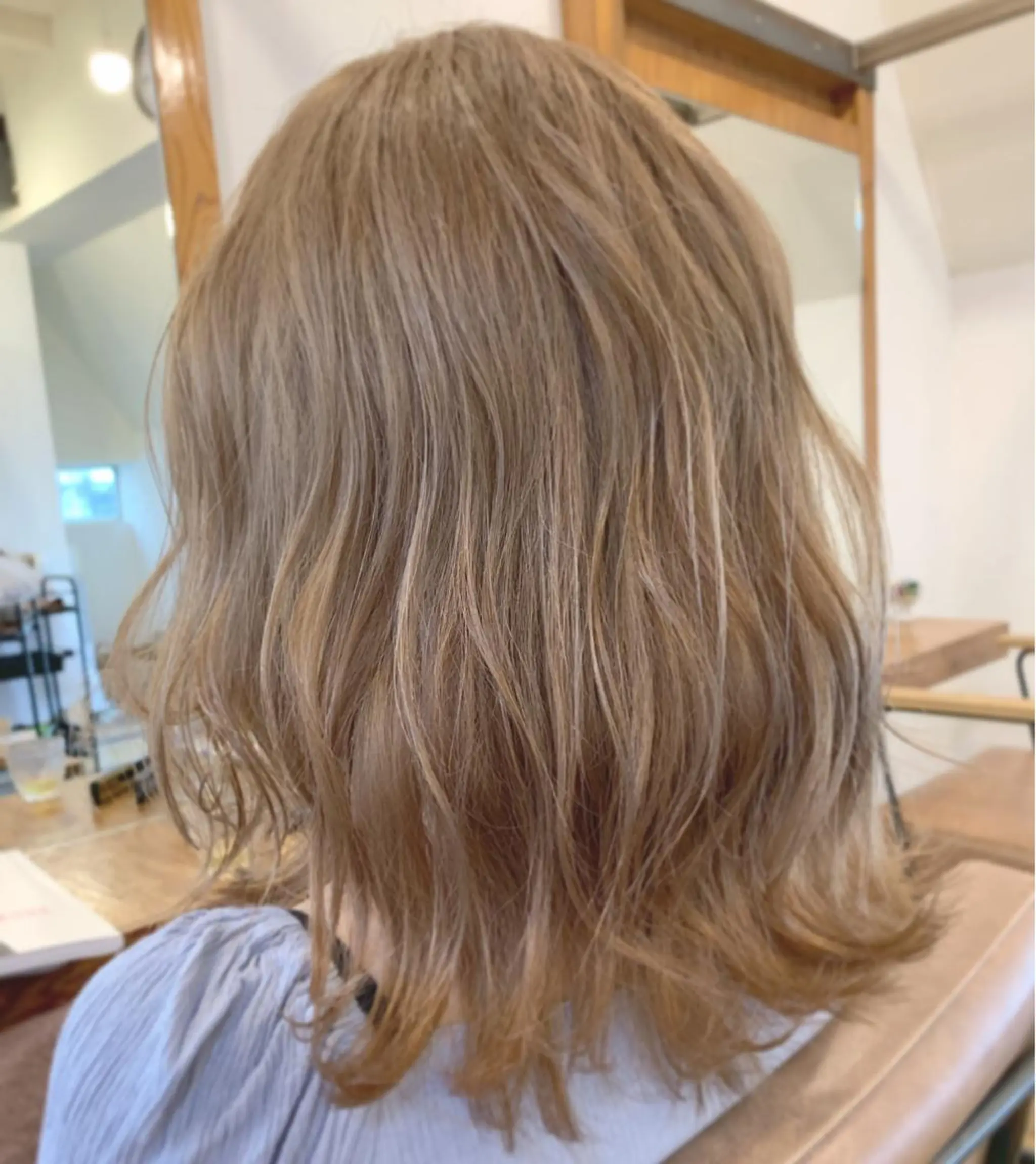 セミロング カラー ベージュカラー ブリーチ ヘアカラー トリートメント 千 田のヘアスタイル