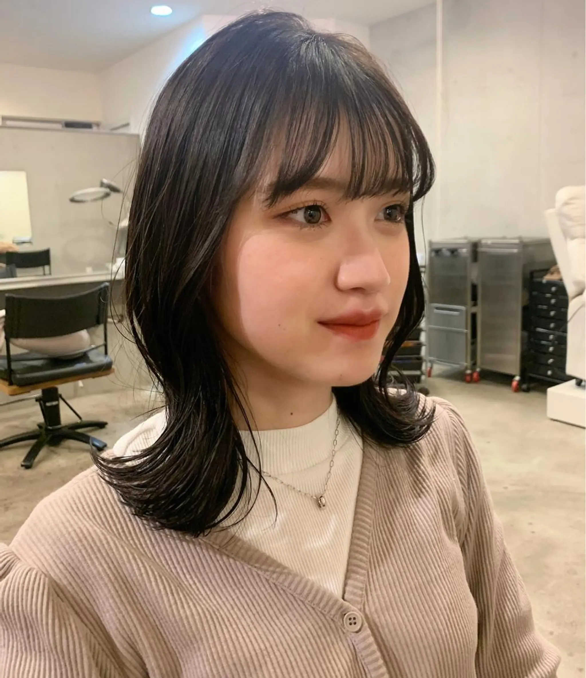 ミディアム カラー 黒髪 ヨシンモリ 韓国風ヘア トリートメント mir MIYUのヘアスタイル