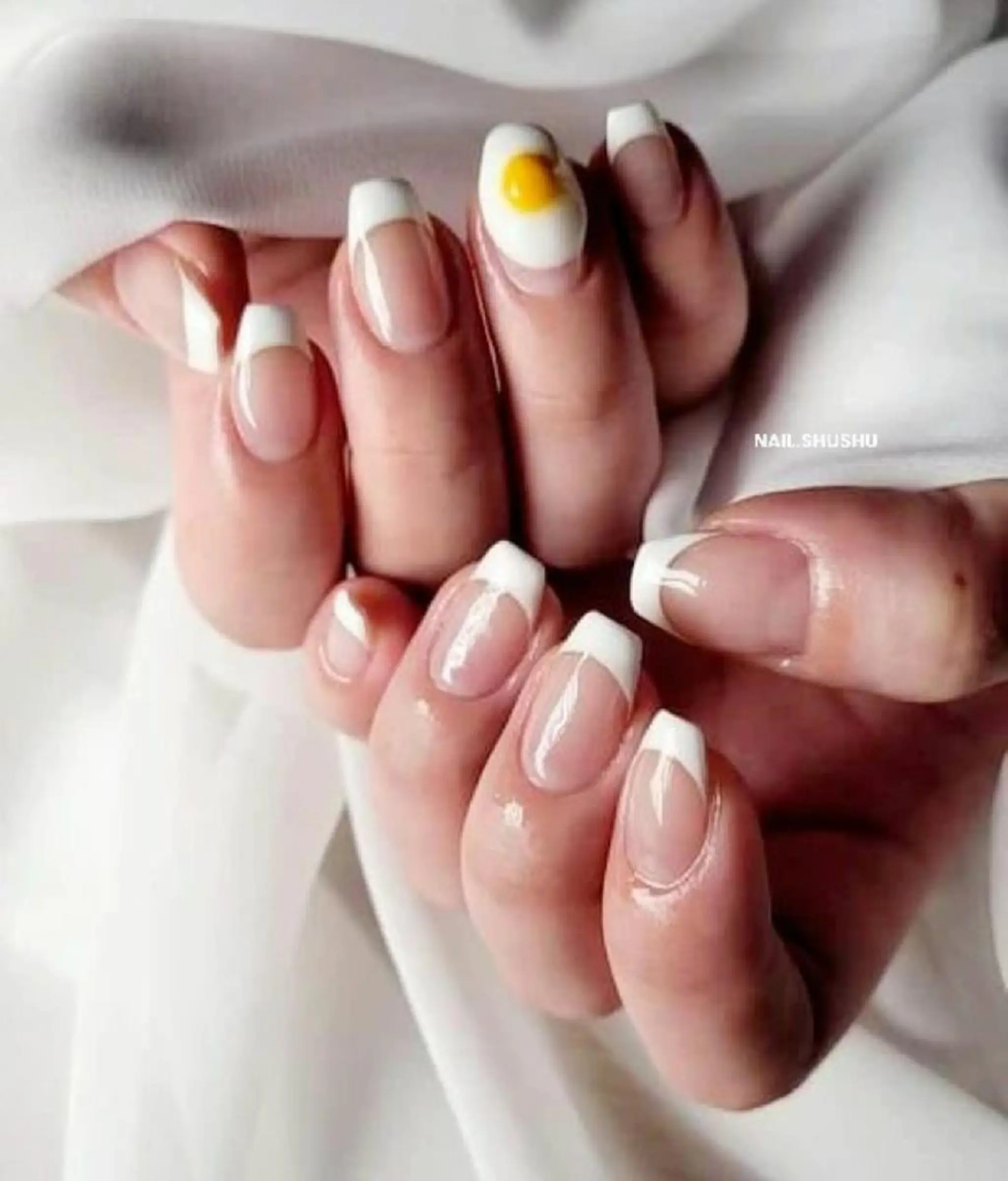 ネイル 持ち込み ニュアンスネイル オフィスネイル ワンカラーネイル シンプルネイル 3dパーツ/流行り 👧shushu❤️のネイルデザイン