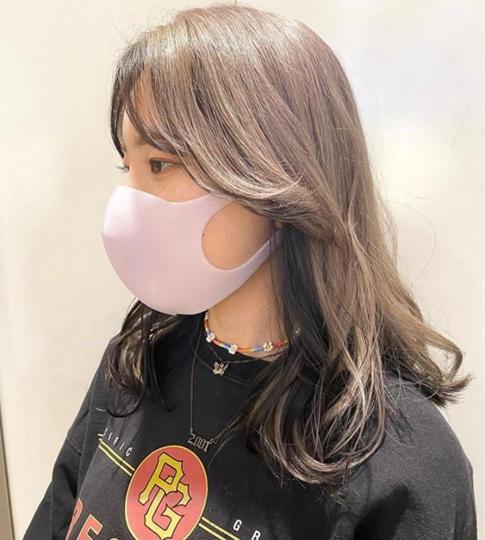 セミロング カラー ベージュカラー 黒髪 ホワイトベージュ 遠藤沙也加 /レイヤーカットのヘアスタイル