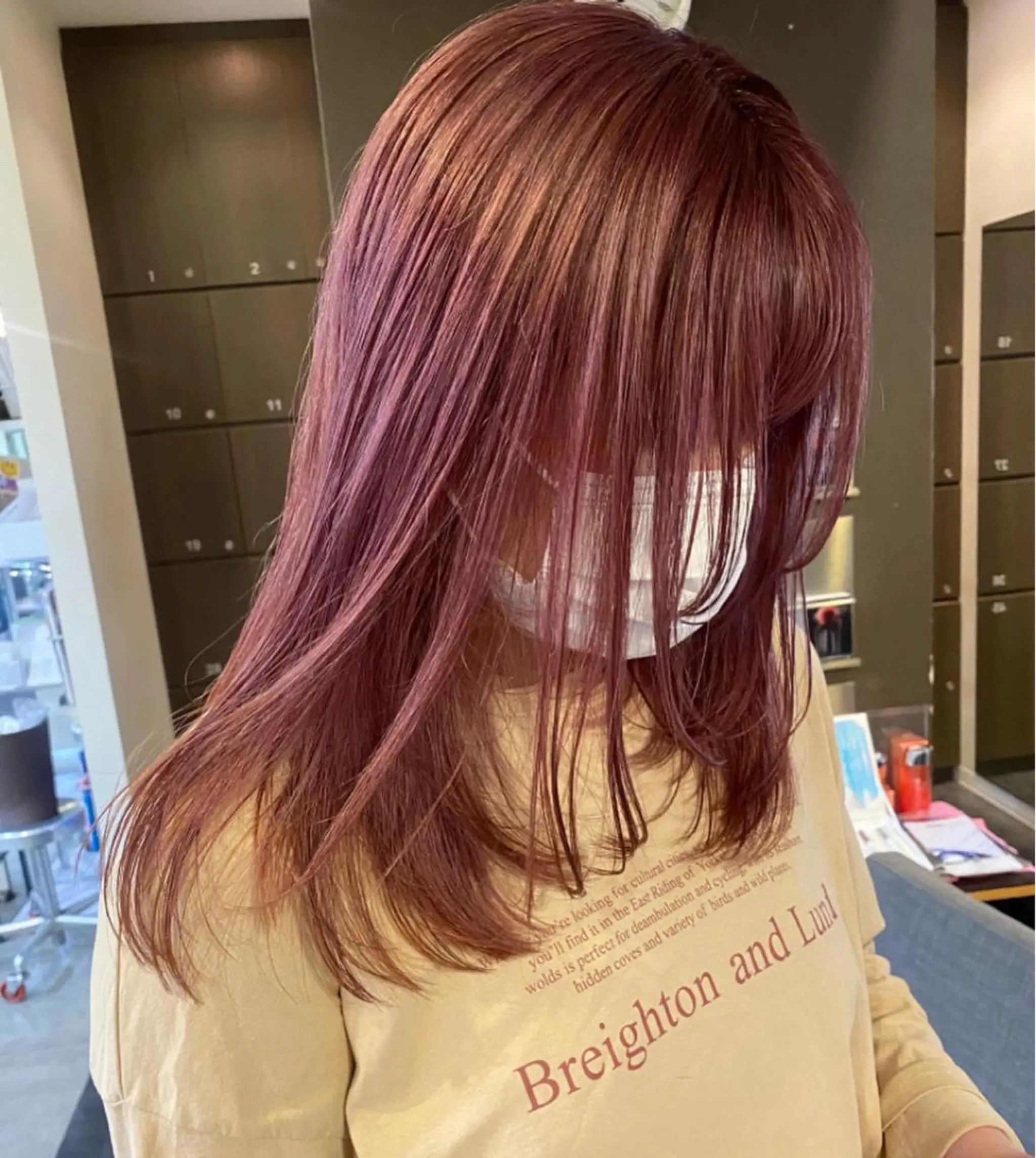 ミディアム カラー パーマ ヘアアレンジ キッズ ネイル mana 暖色カラーカットのヘアスタイル