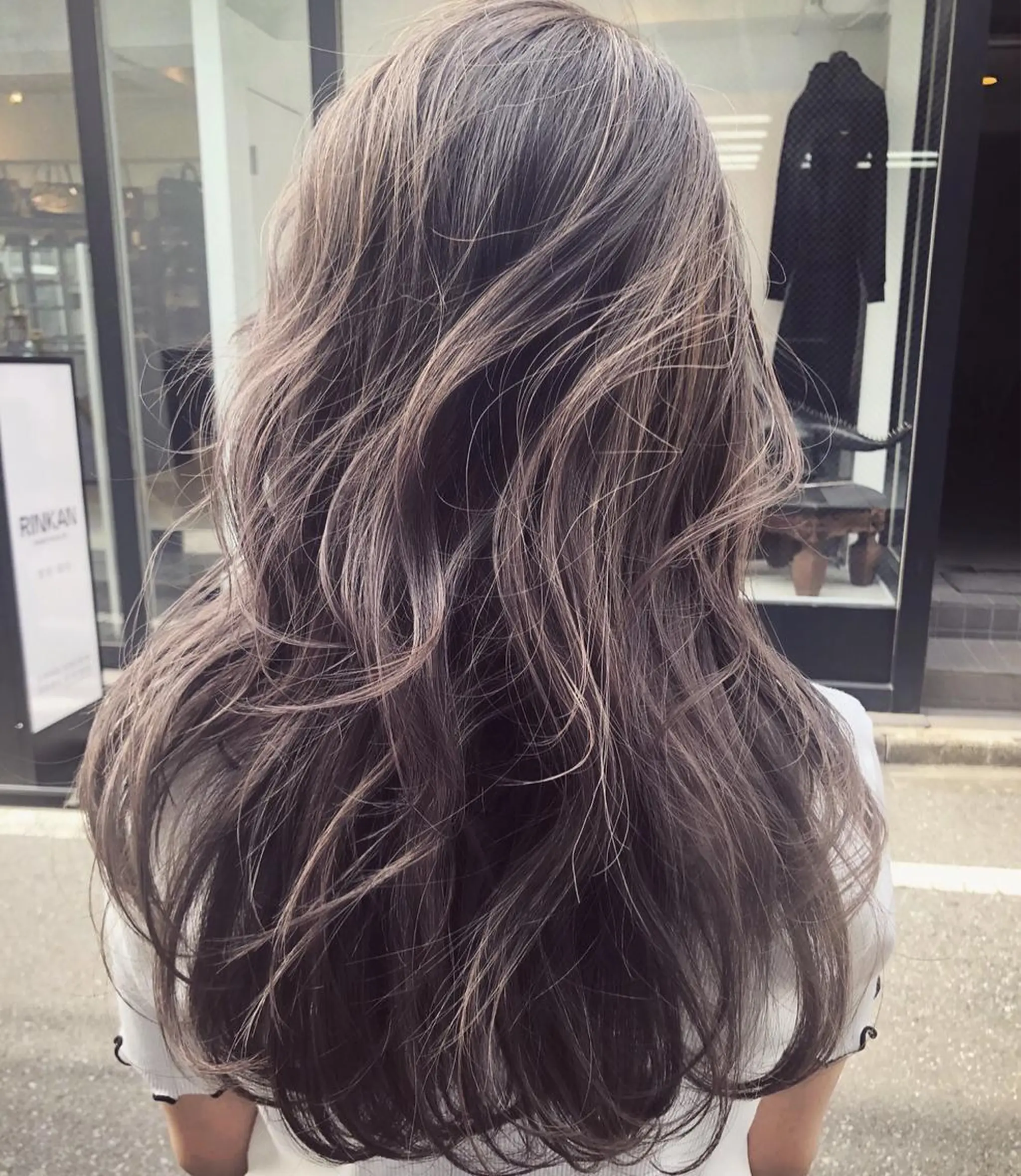 ロング カラー 白髪ぼかし×デザイン 🕊️🫧ホウジョウのヘアスタイル