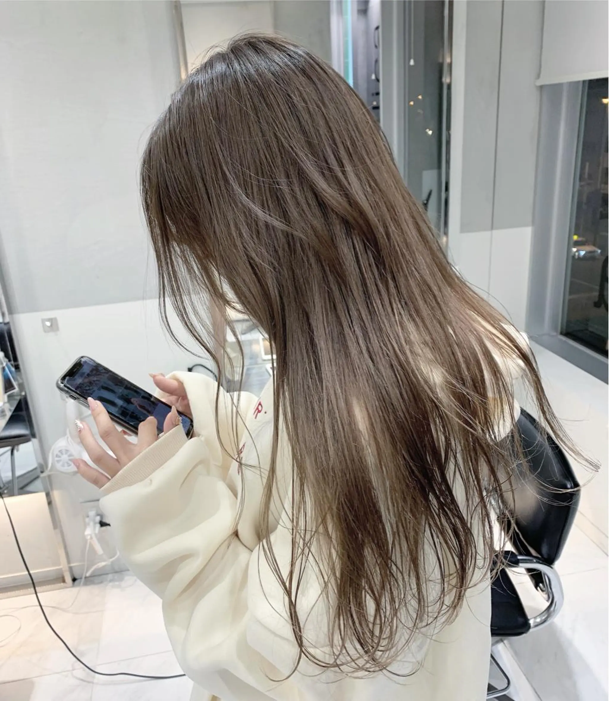 ロング カラー グレージュ minami🪷 暖色カラーのヘアスタイル
