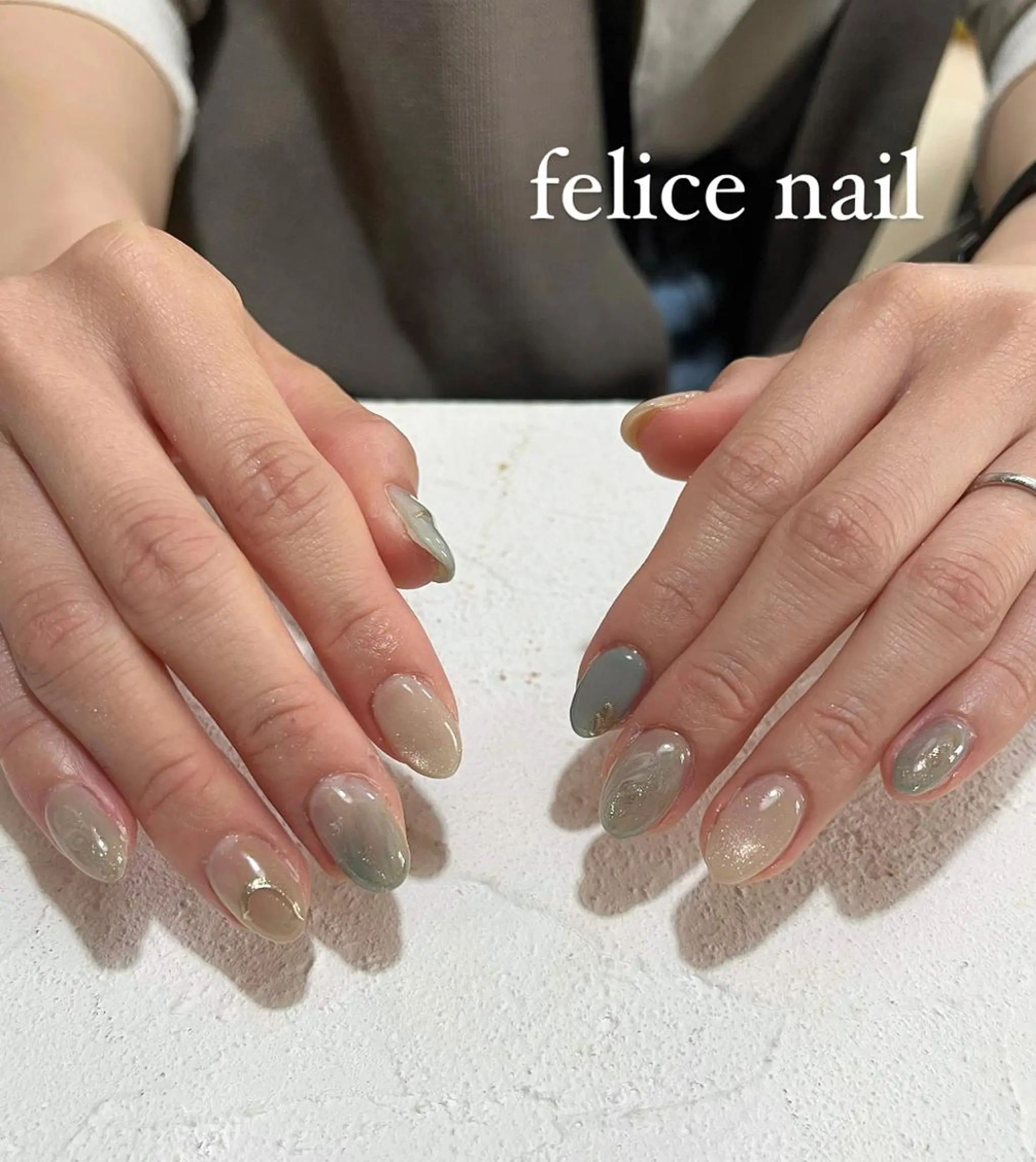 ネイル ジェルネイル 水色 マグネットネイル ニュアンスネイル オフィスネイル felice nailのネイルデザイン