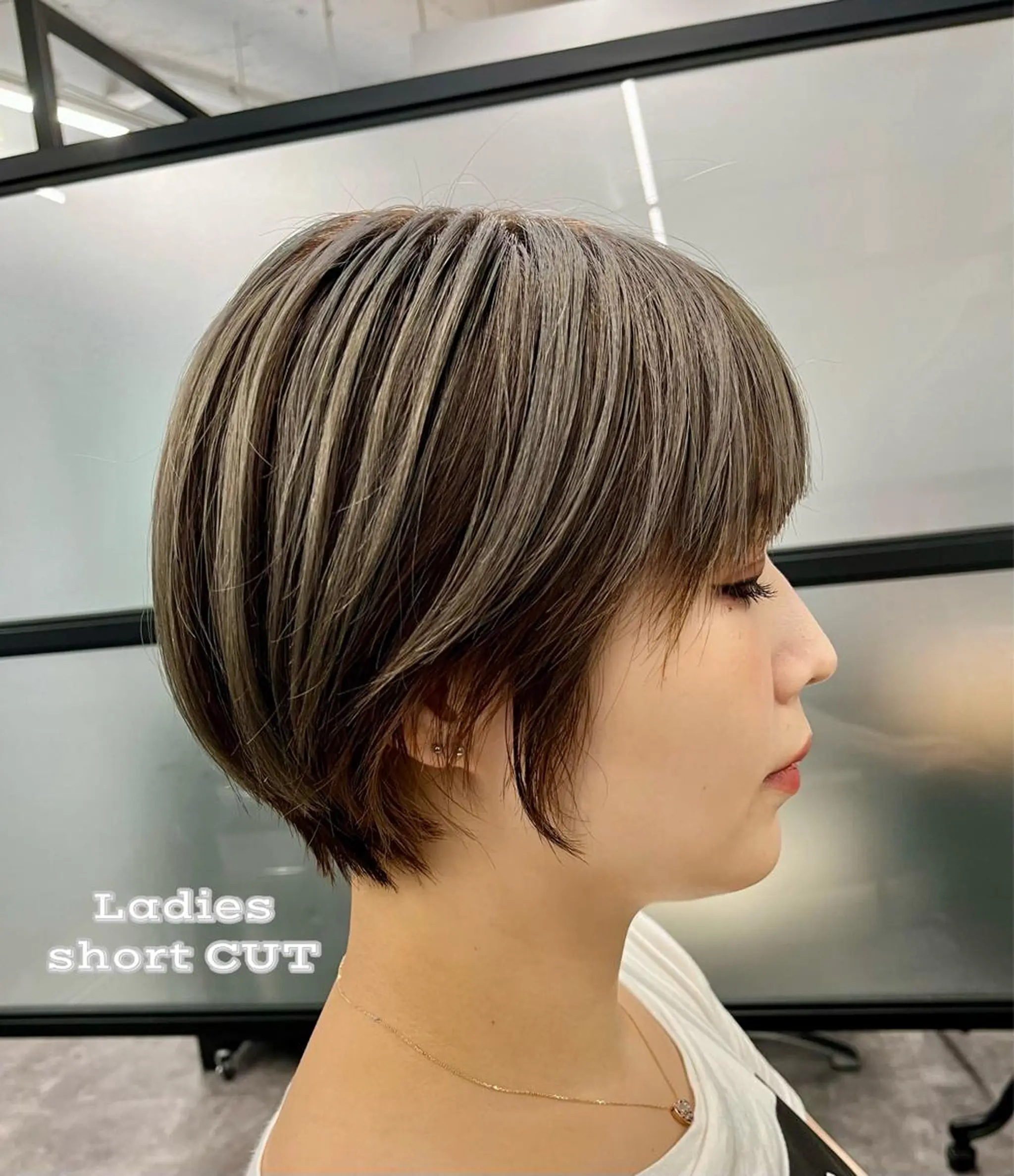 ショート カラー ヘアアレンジ バレイヤージュ ブリーチ 透明感カラー ダブルカラー イヤリングカラー 二ヶ月綺麗が続くレ イヤー/星野六三四のヘアスタイル