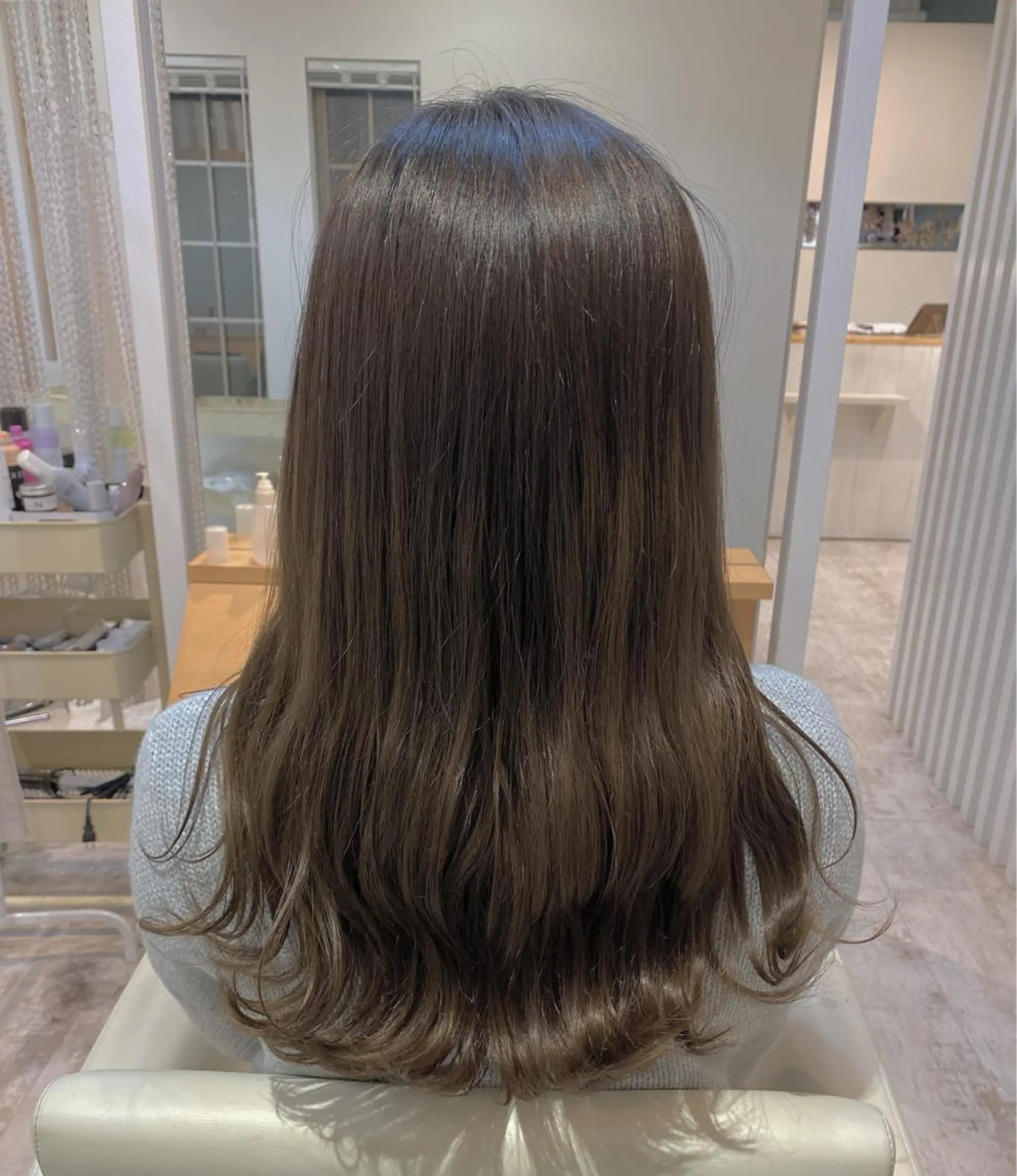 セミロング カラー 酸性ストレート/ブリ ーチなしWカラー河本のヘアスタイル