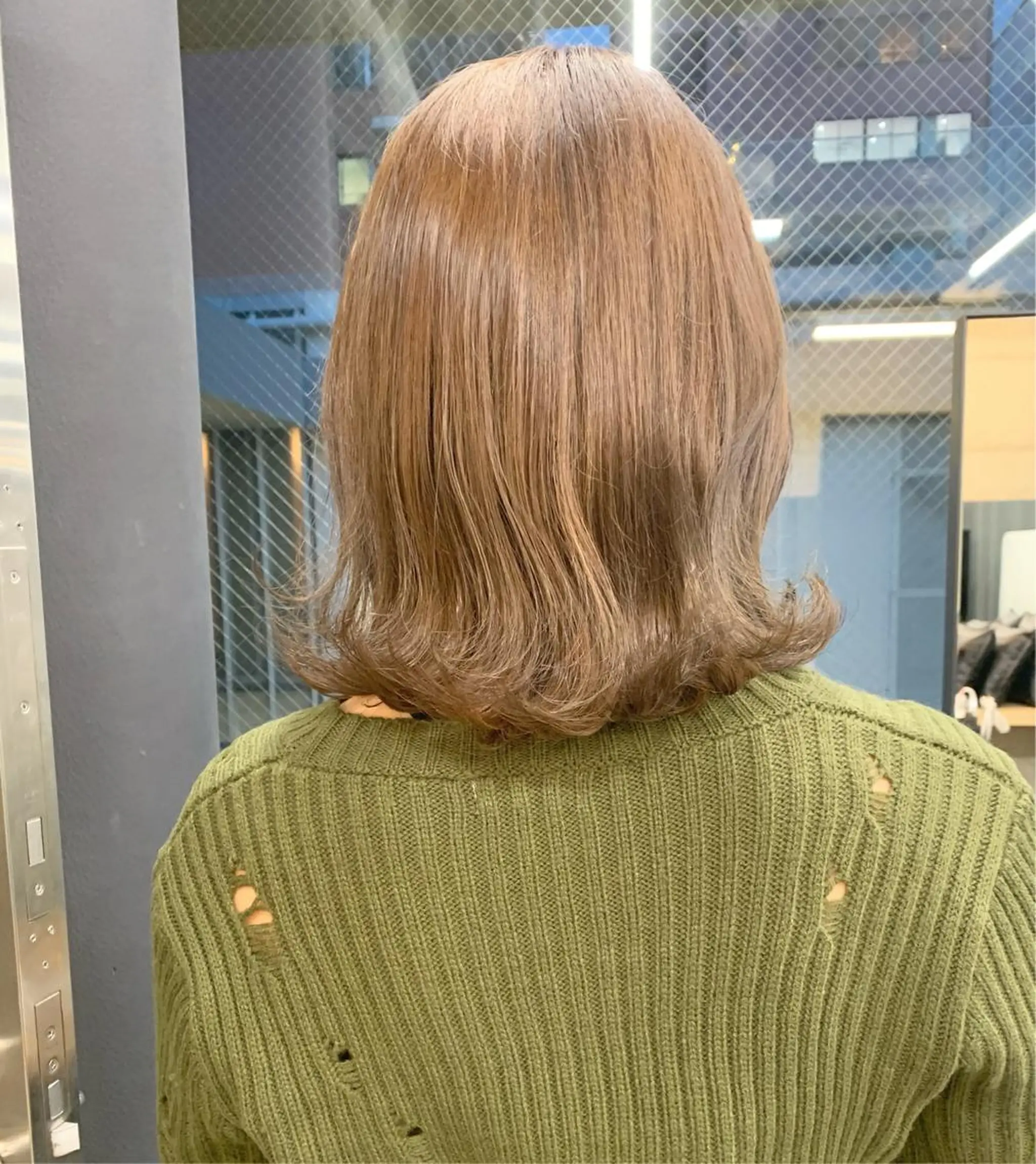 ミディアム カラー カット ヘアカラー トリートメント ヘッドスパ 透明感/オリーブ/ グレージュ/YUKAのヘアスタイル