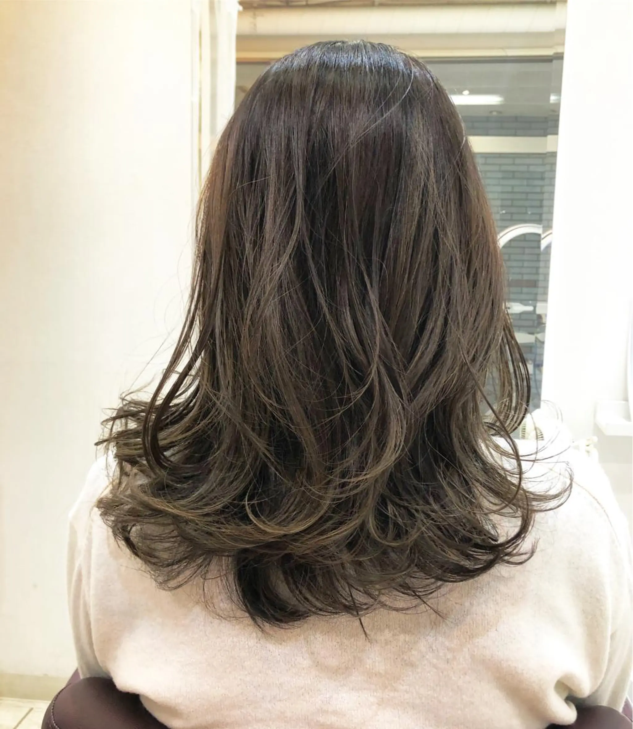 ミディアム カラー ハイライトカラー ボブ ハイライト 学生 韓国風ヘア 中村 よしひでのヘアスタイル