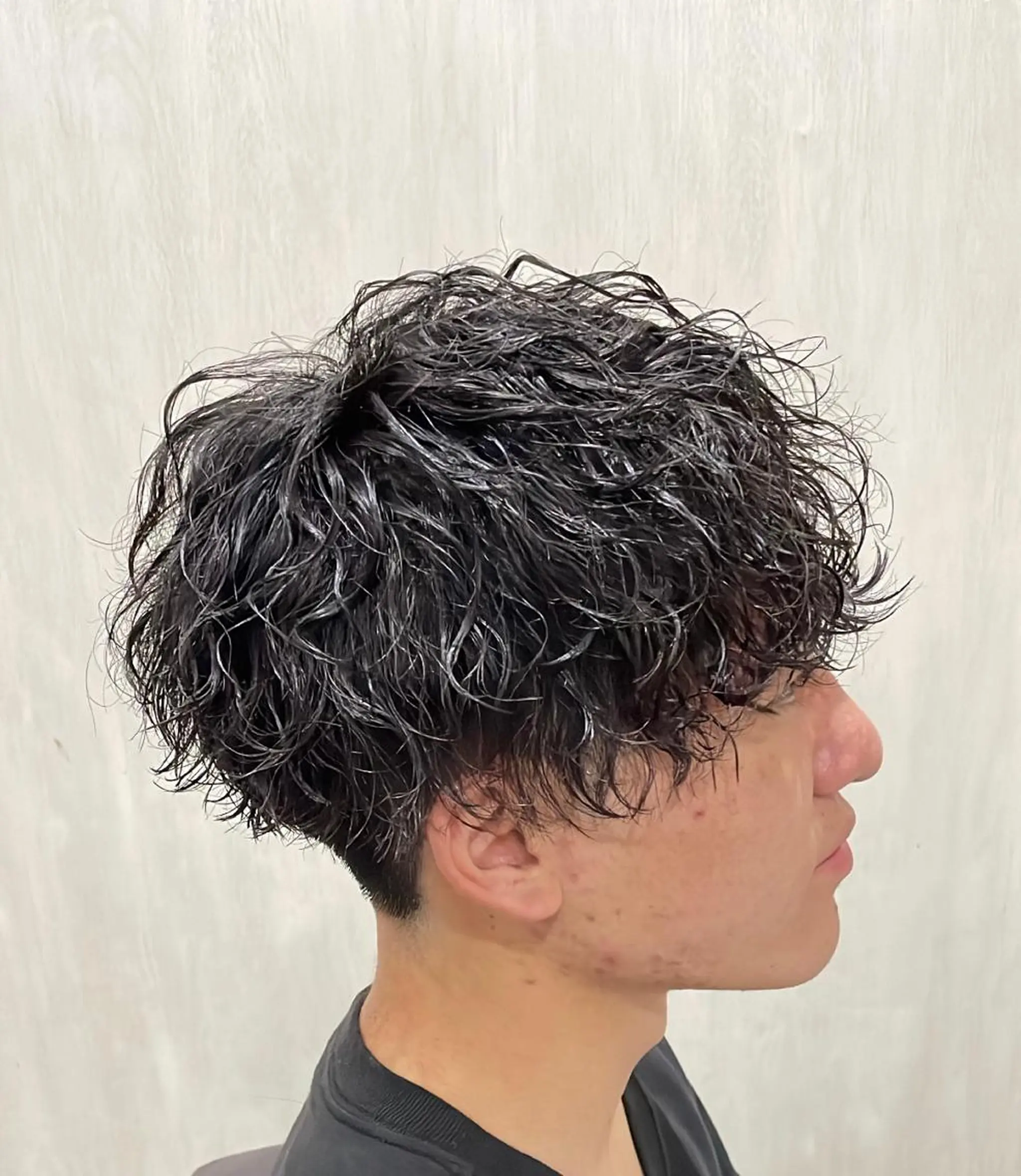 ミディアム パーマ メンズ 波巻きパーマ カット パーマ 🔥メンズ🔥かっこ いいが正義！代表柿崎のヘアスタイル