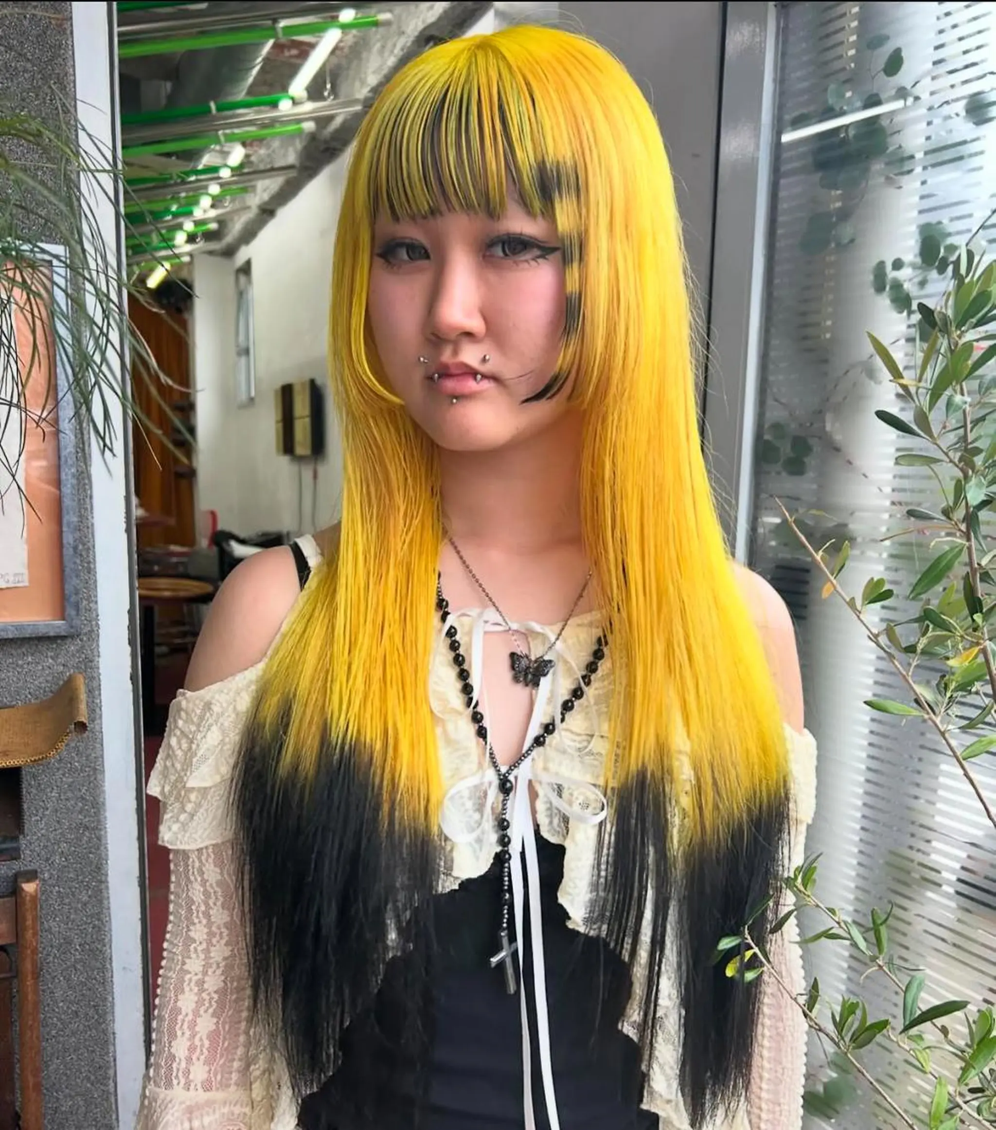 ロング qiie ワンカラー ダブルカラーのヘアスタイル