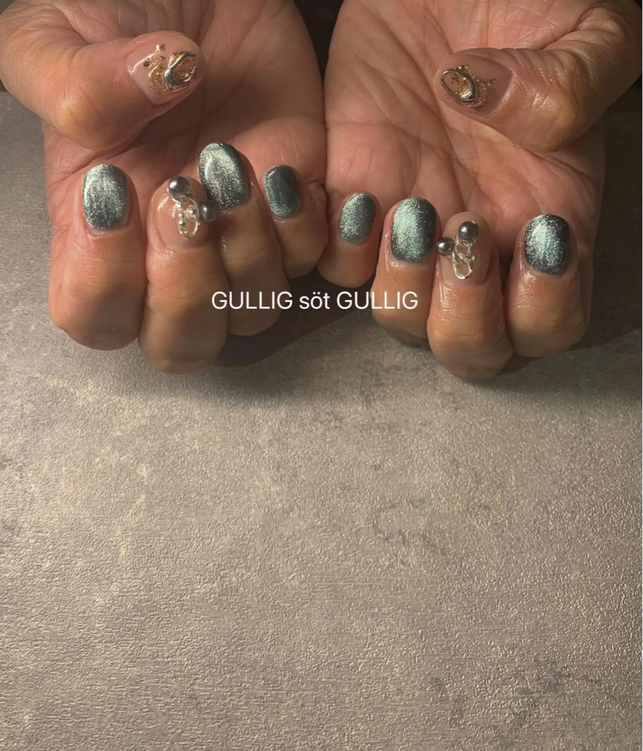 ネイル ハンドネイル フットネイル GULLIG söt GULLIGのネイルデザイン