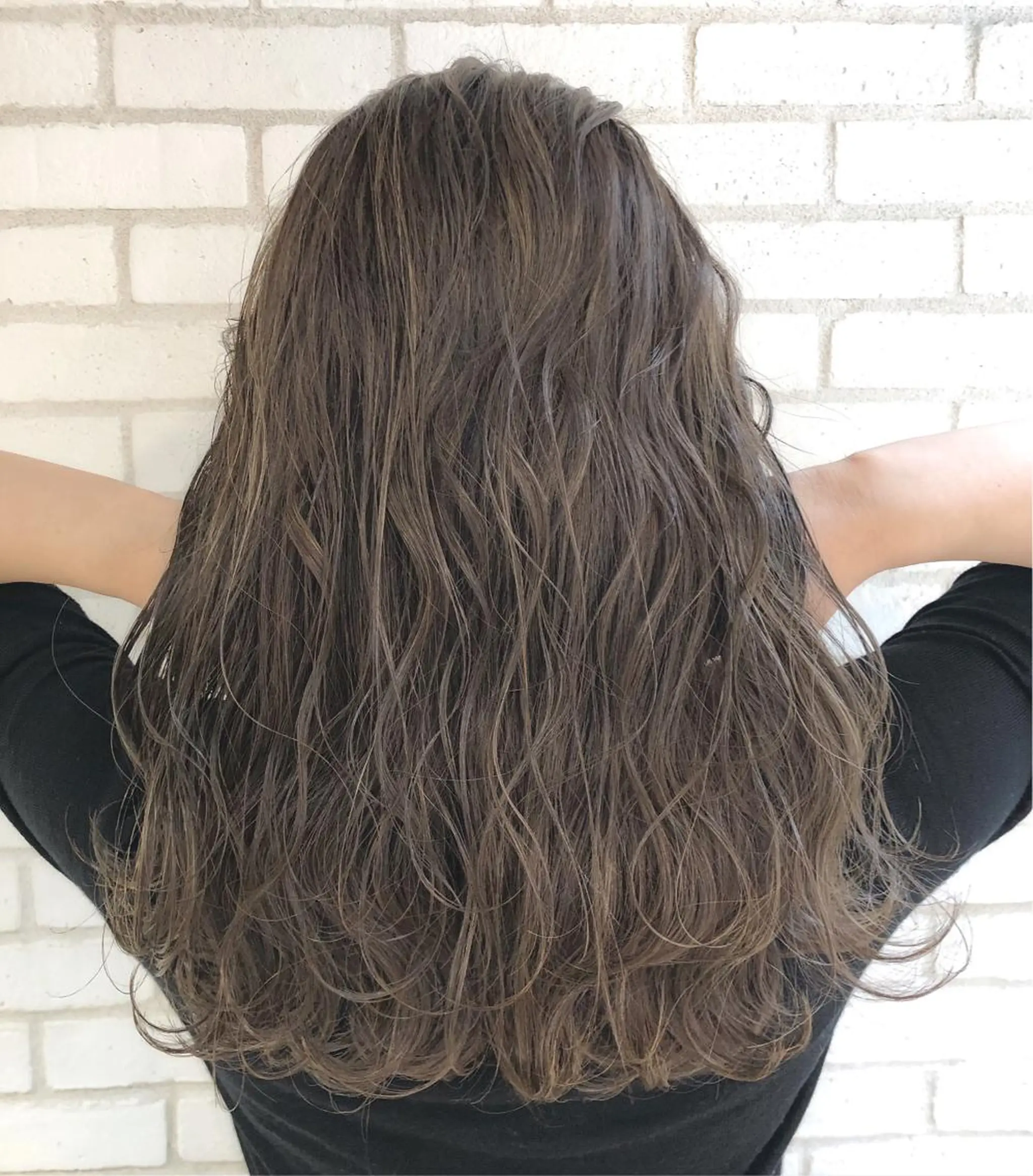 カラー グレージュ takumi Hのヘアスタイル