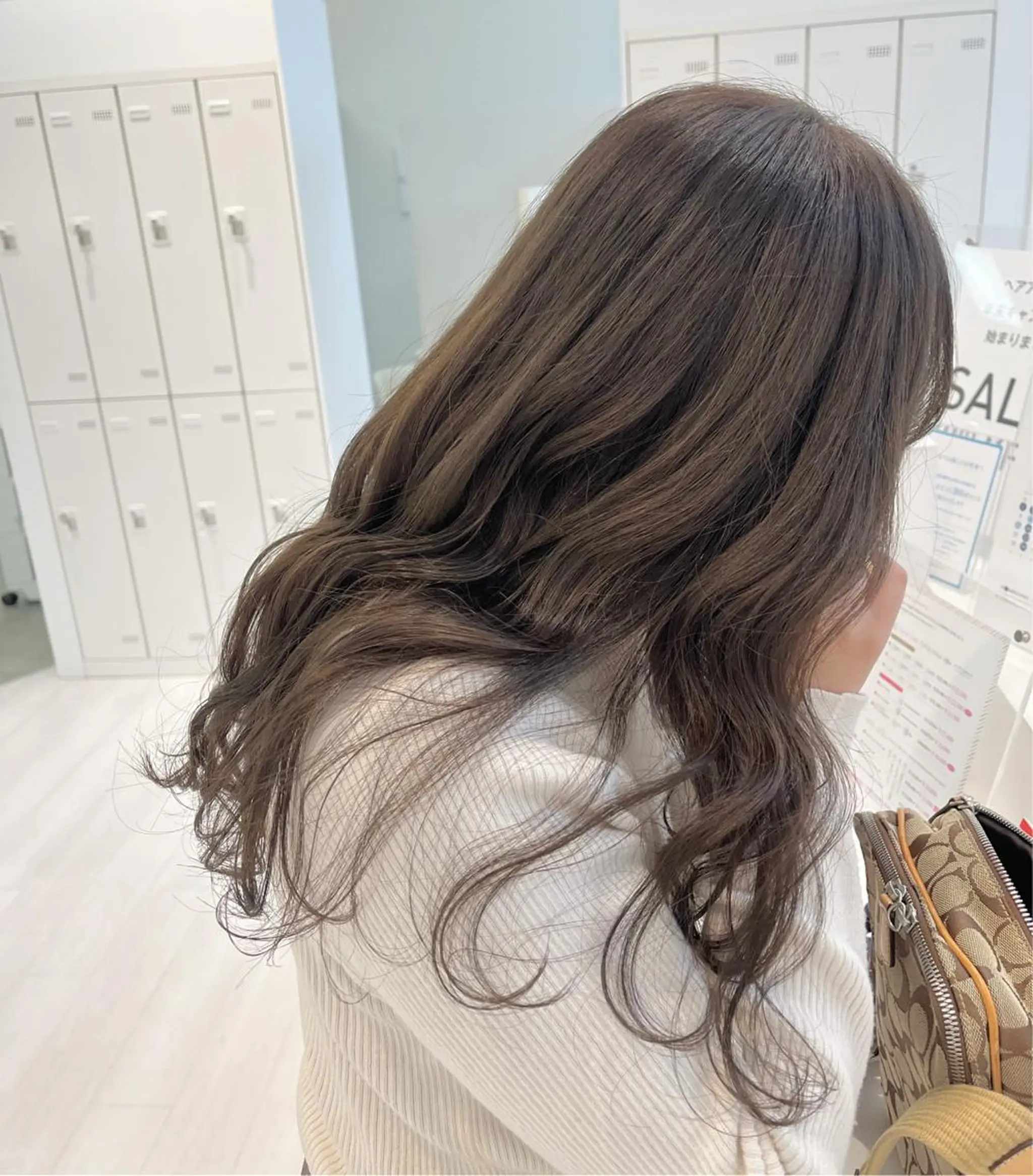 セミロング カラー ヘアカラー トリートメント GOODDAY ヘアサロンのヘアスタイル