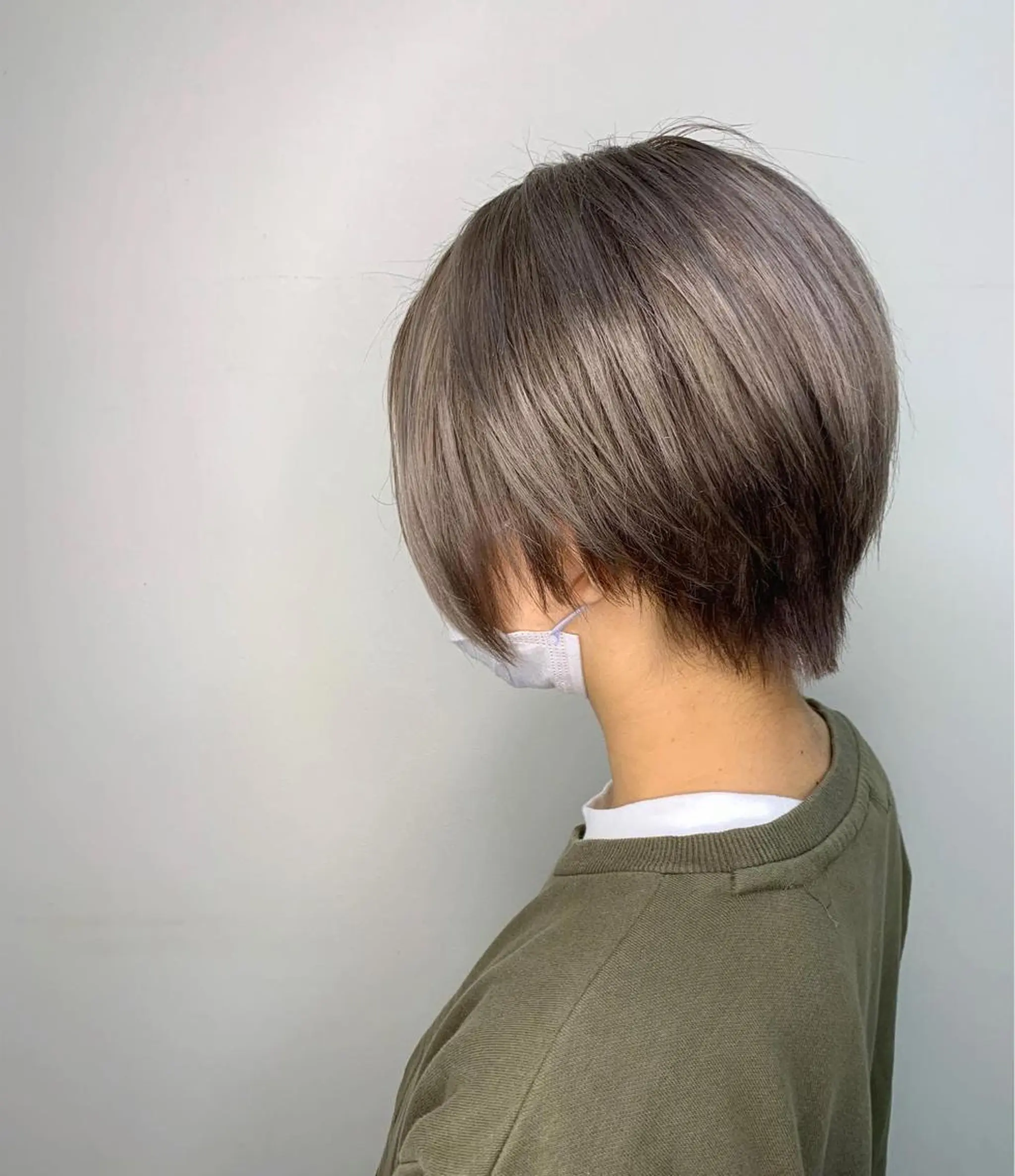 ショート カラー ダブルカラー シルバー カット 艶髪クリエイター🪽 秋田 聖也のヘアスタイル