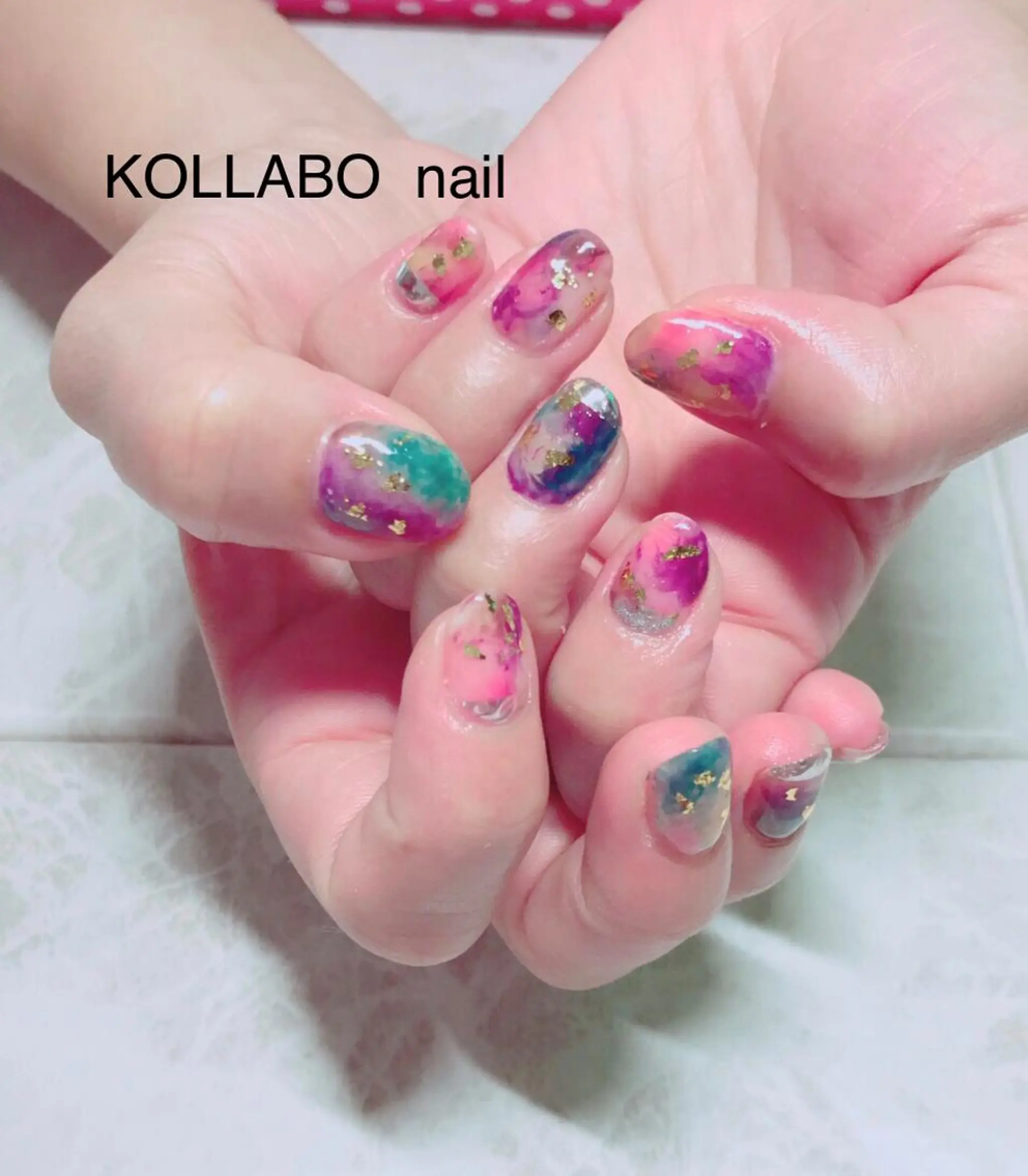 ネイル ホログラムネイル キラキラネイル ニュアンスネイル ピンク ストーンネイル KOLLABO nailのネイルデザイン