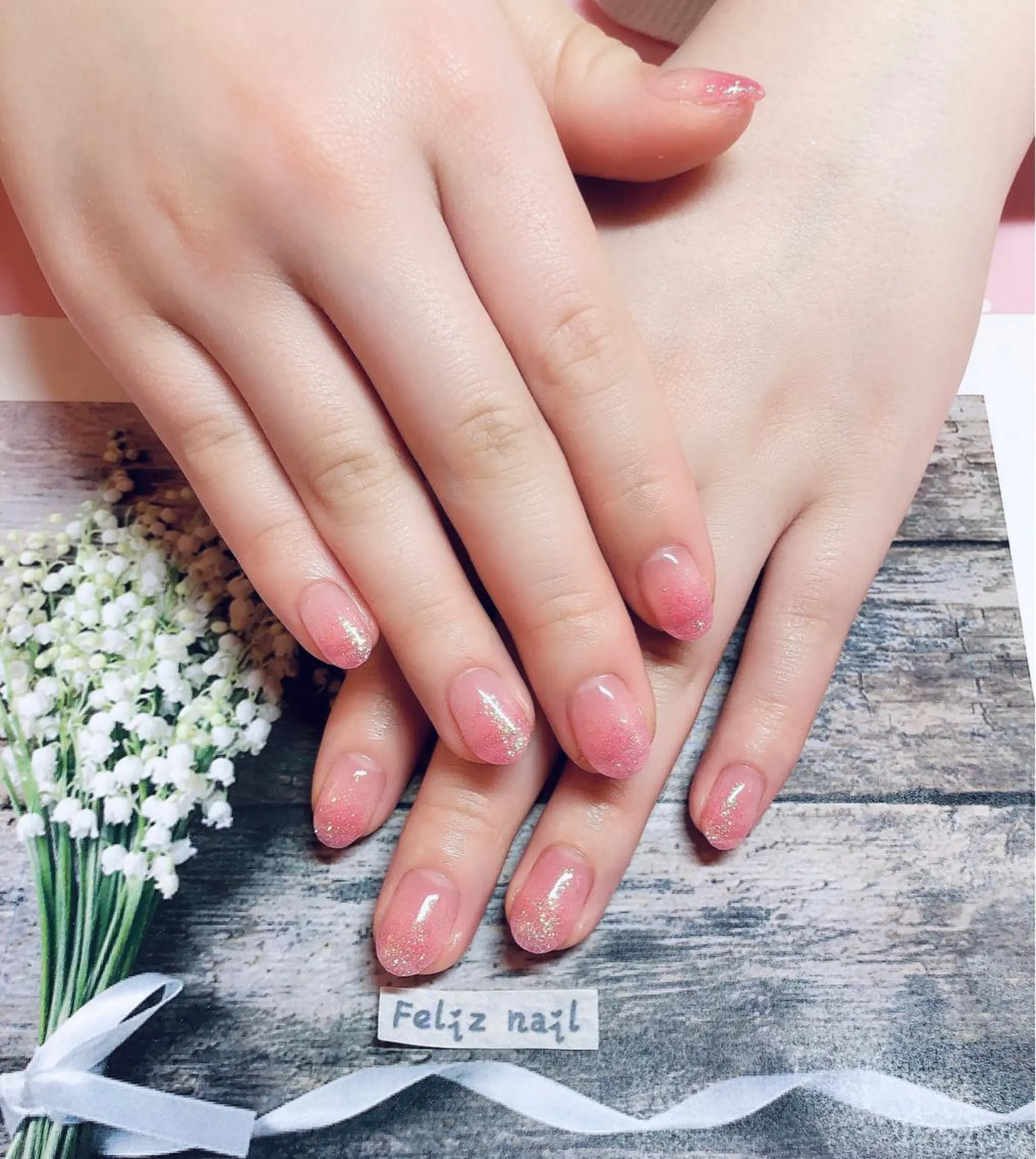 ネイル ジェルネイル グラデーション ラメ(グリッター) ラメグラデーション オフィスネイル ハンドネイル ユキカ （ネイリスト）のネイルデザイン