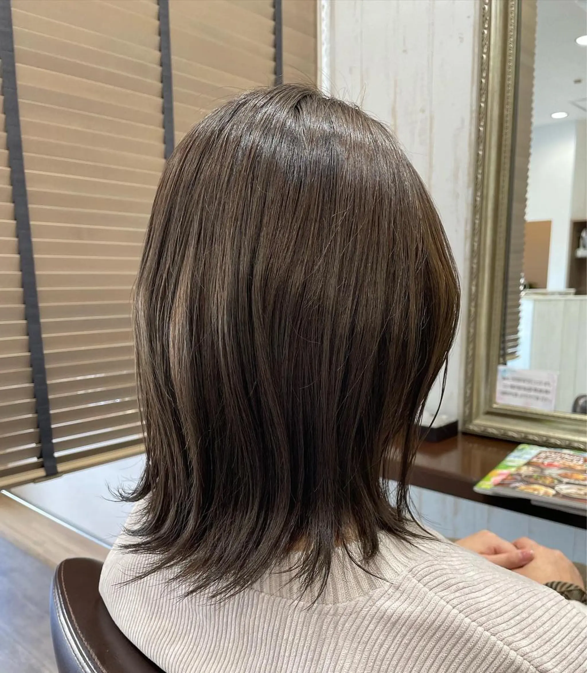 ミディアム 佐々木 浩之のヘアスタイル